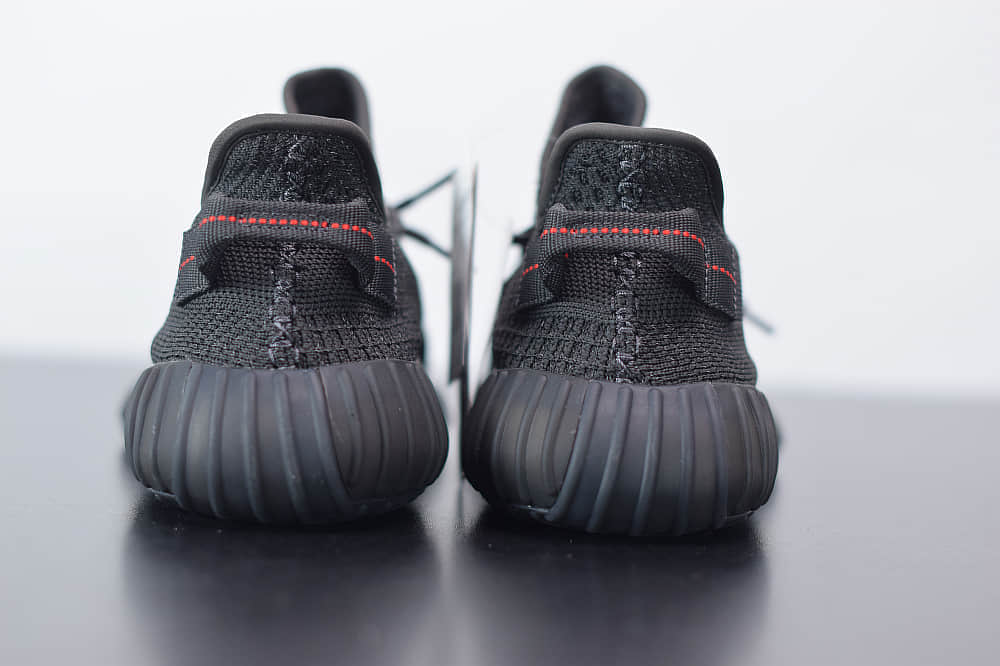 阿迪达斯ADIDAS YEZZY 350 V2黑色满天星休闲慢跑鞋纯原版本 货号：FU9007