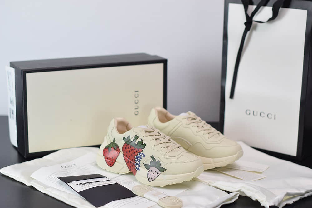 古驰Gucci Rhyton印花草莓红做旧经典复古老爹鞋纯原版本 货号:576963DRW009522