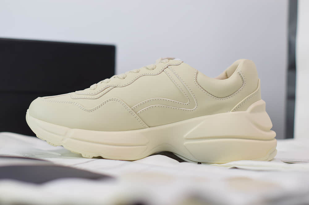 古驰Gucci Rhyton印花草莓红做旧经典复古老爹鞋纯原版本 货号:576963DRW009522