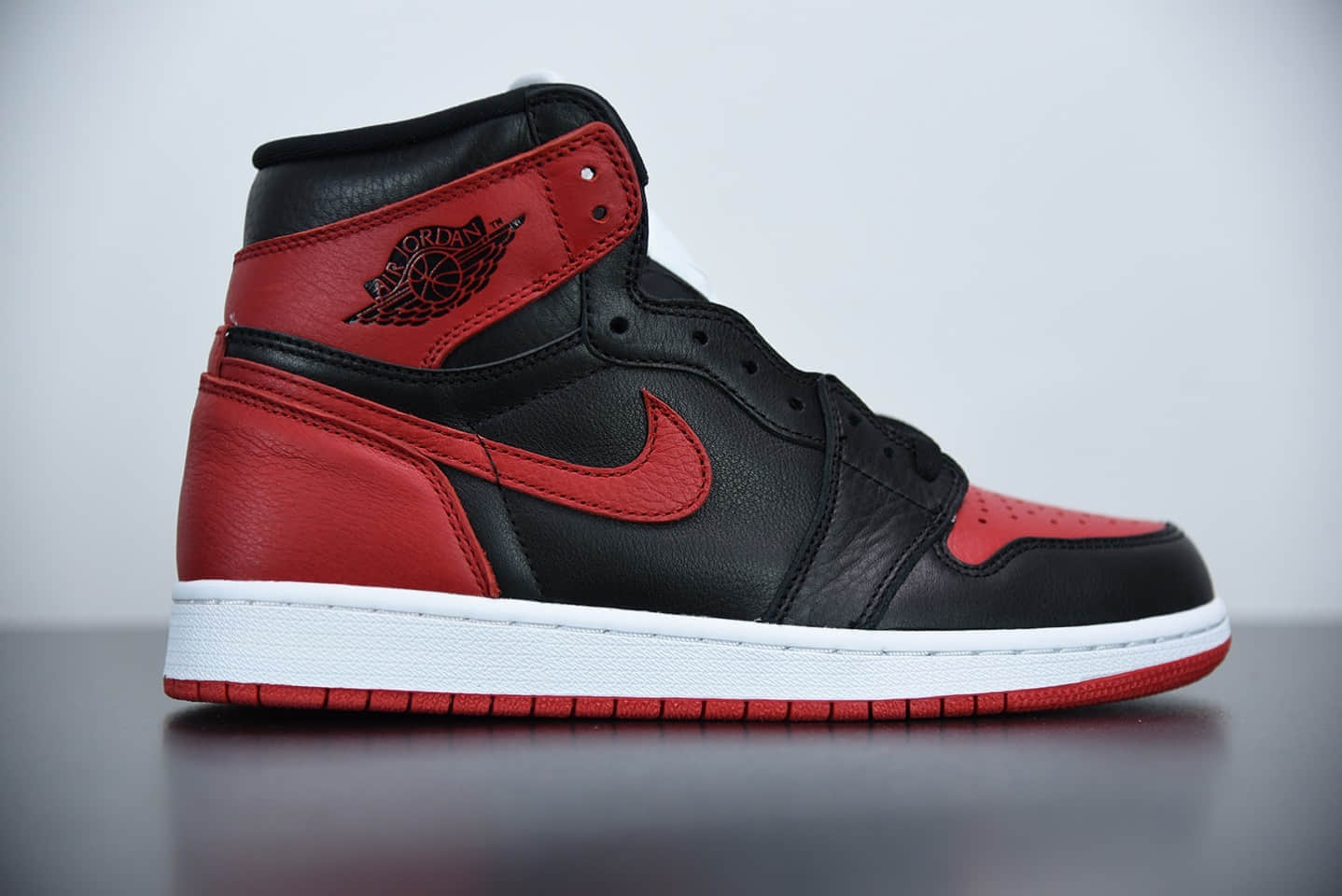 乔丹Air Jordan 1 “Homage To Home” 阴阳黑红鸳鸯小丑高帮板鞋纯原版本 货号：861428-061