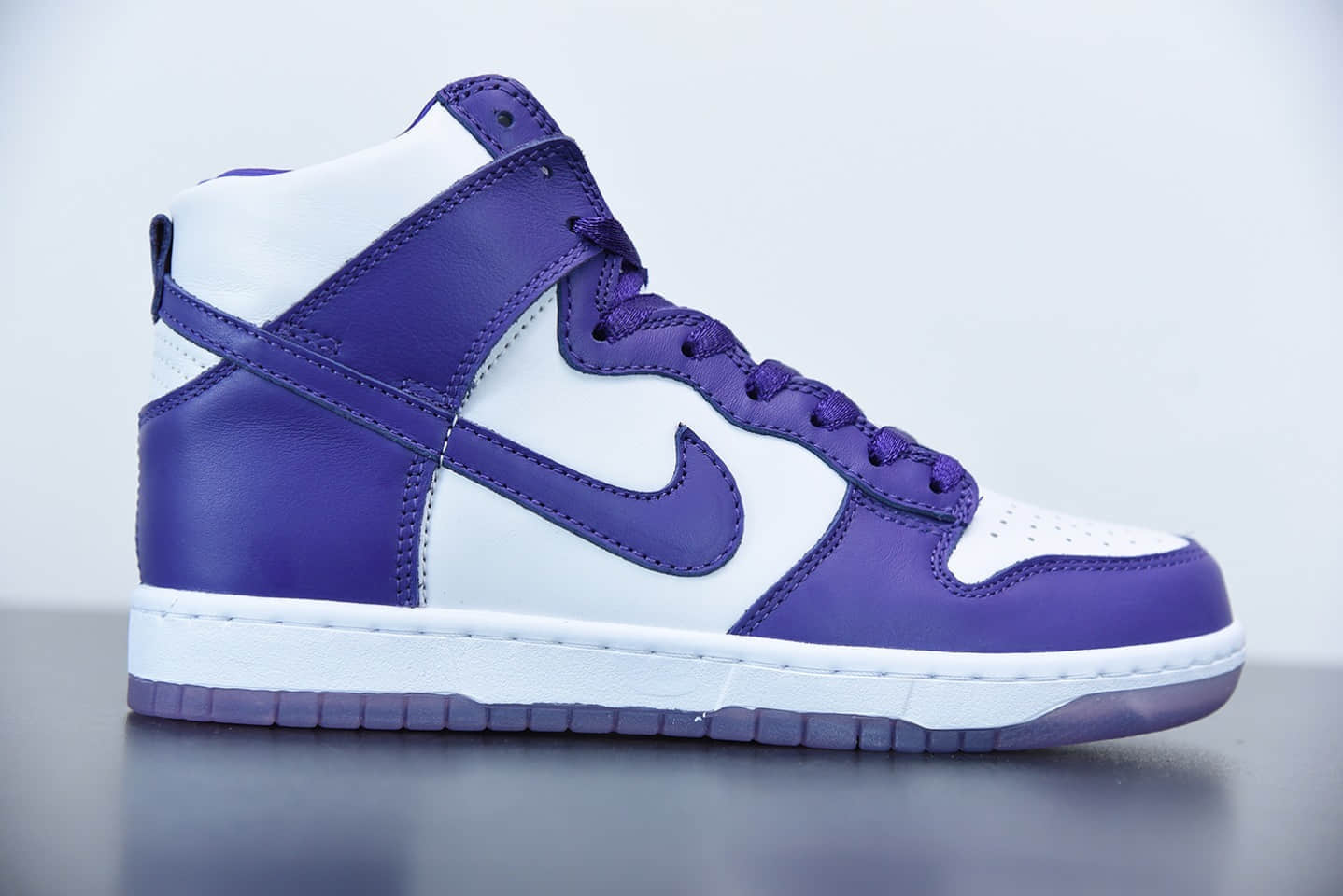 耐克Nike Dunk High “Varsity Purple” 白紫扣篮系列复古高帮休闲运动滑板板鞋纯原版本 货号：DC5382-100