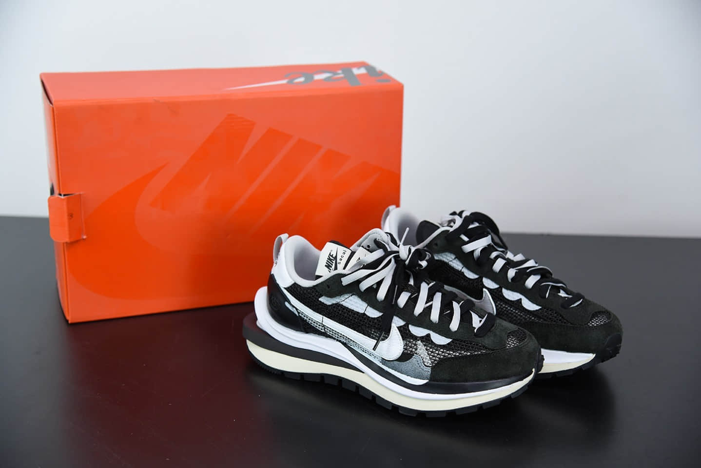 耐克Sacai X NIKe regasus vaporrly SP黑白混合马拉松华夫解构走秀款纯原版本 货号：CV1363-001