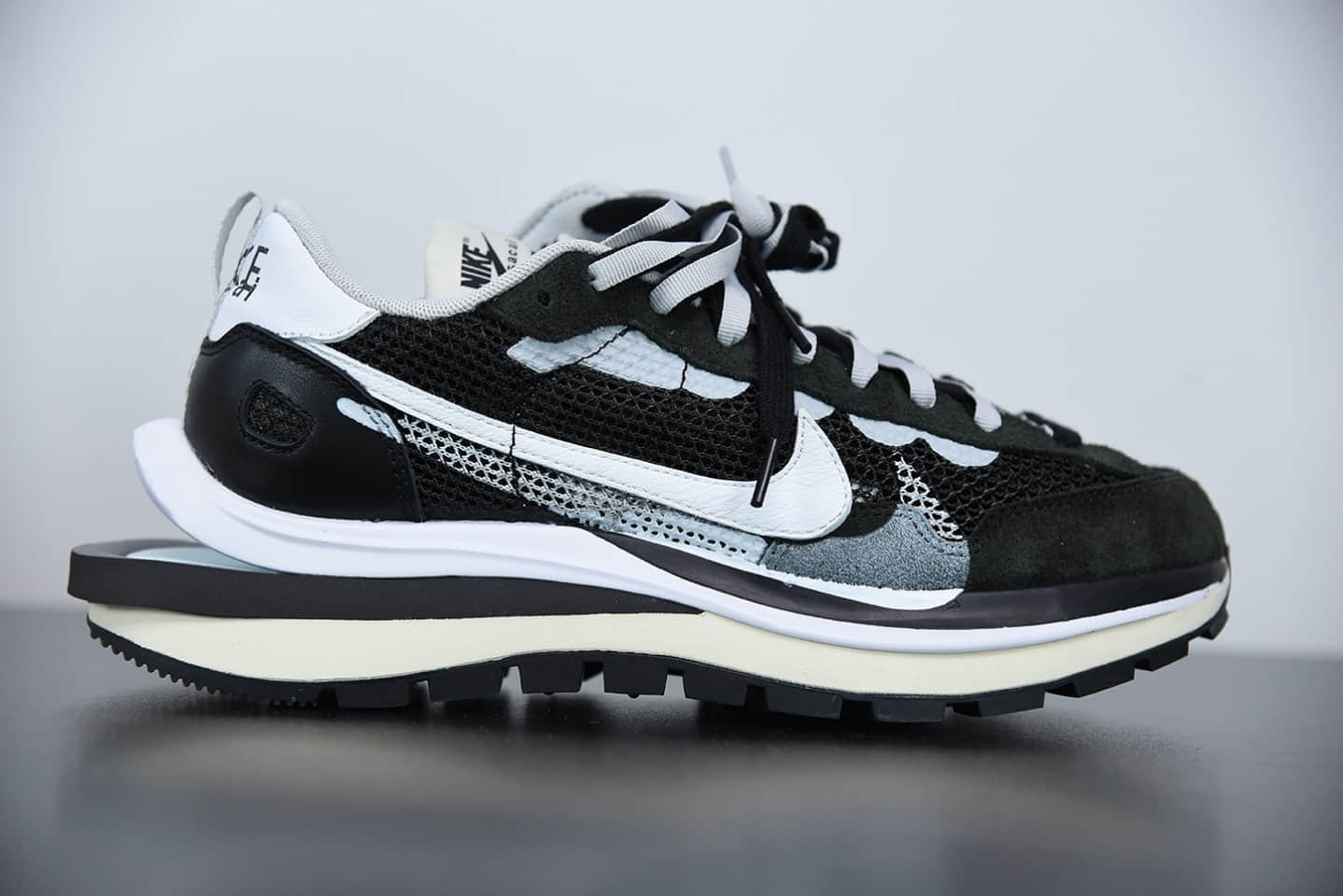 耐克Sacai X NIKe regasus vaporrly SP黑白混合马拉松华夫解构走秀款纯原版本 货号：CV1363-001