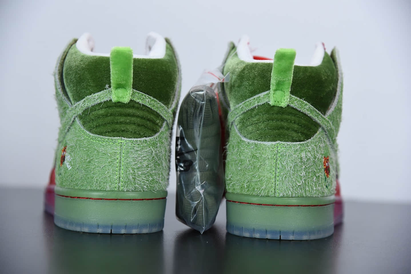 耐克Nike SB Dunk high“strawberry cough”咳嗽草莓高帮休闲板鞋纯原版本 货号:CW7093-600