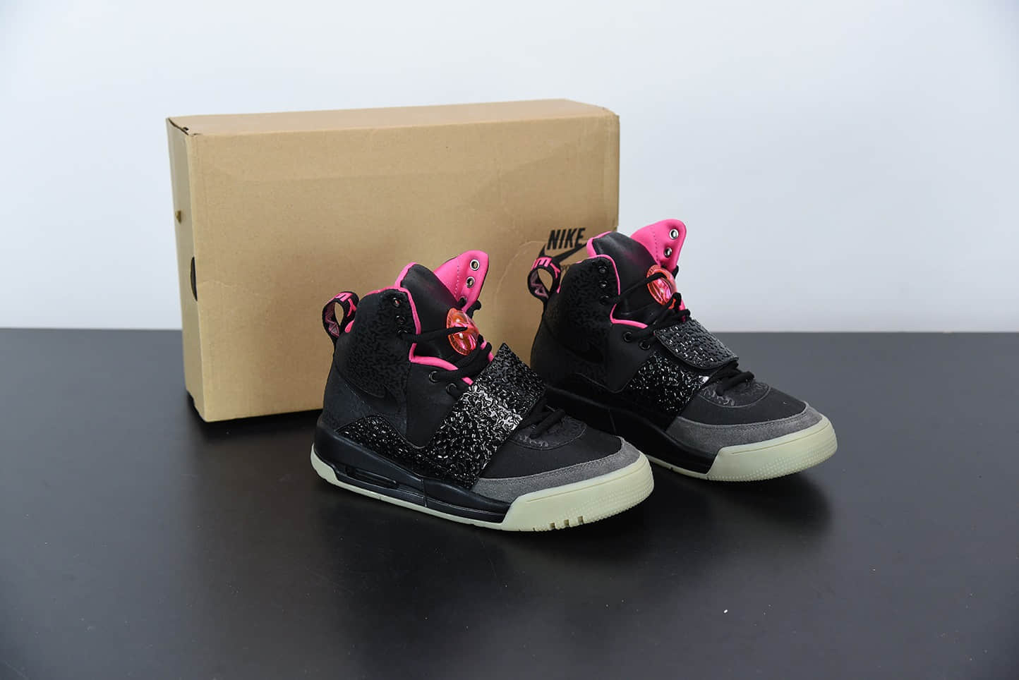 耐克Nike Air Yeezy 1Blink黑粉高街潮流篮球鞋纯原版本 货号:366164-003