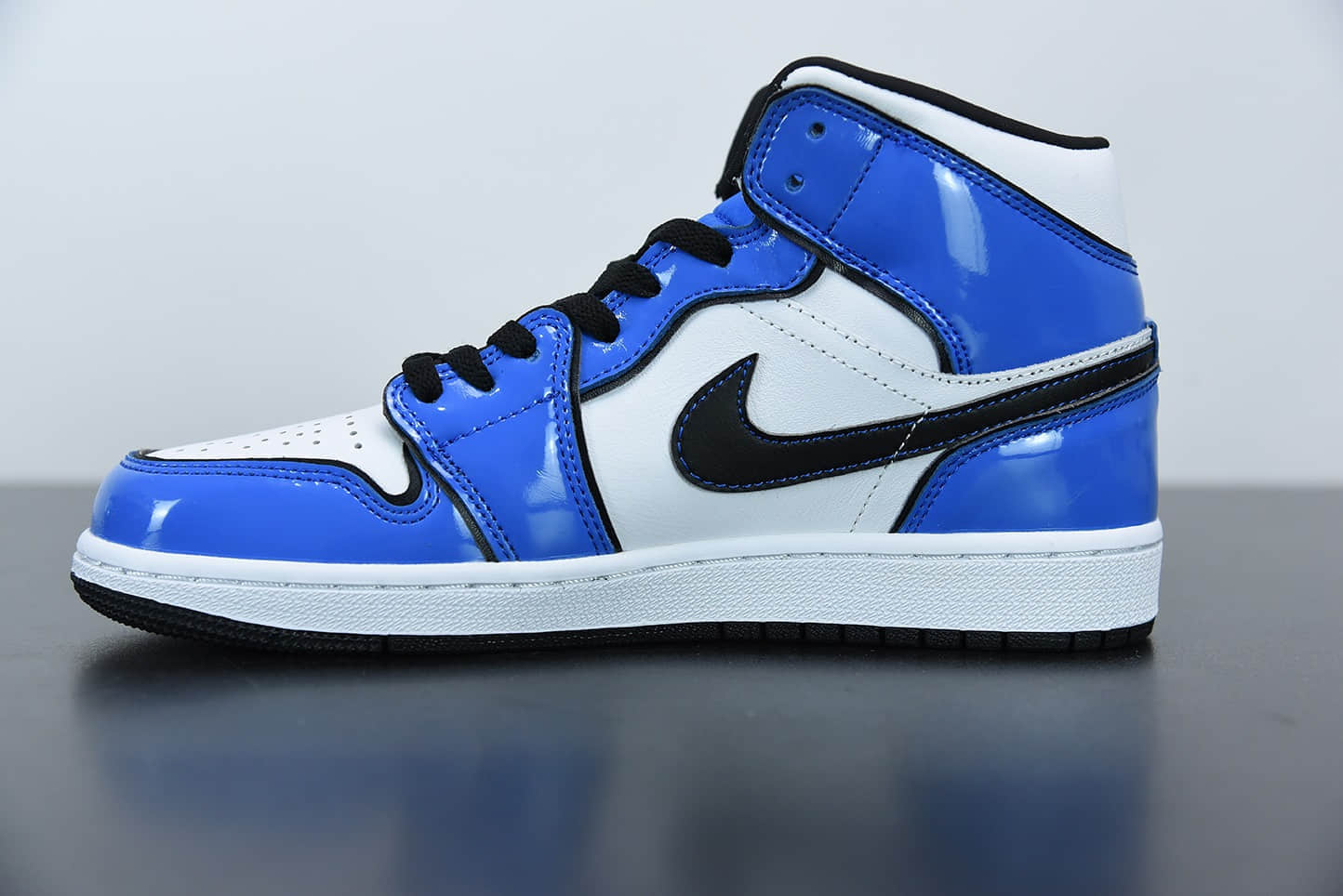 乔丹Air Jordan 1 Mid SE “Signal Blue”二次元小闪电中帮文化篮球鞋纯原版本 货号:DD6834-402