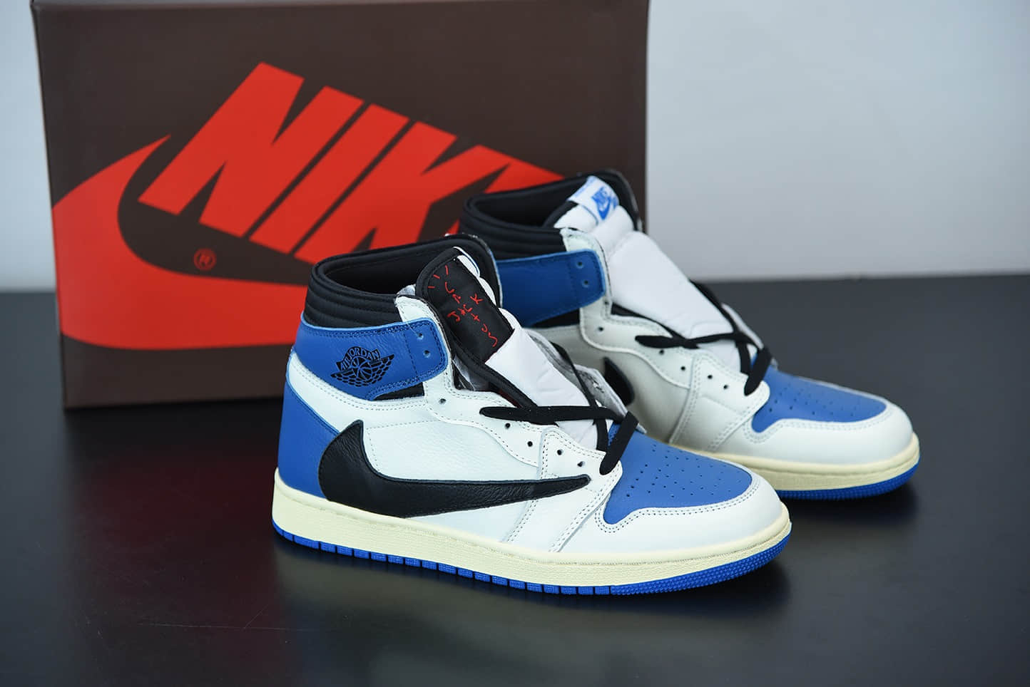 乔丹Travis Scott x Air Jordan 1 High OG 藤原浩三方联名闪电倒勾高帮板鞋纯原版本 货号： DH3227-105