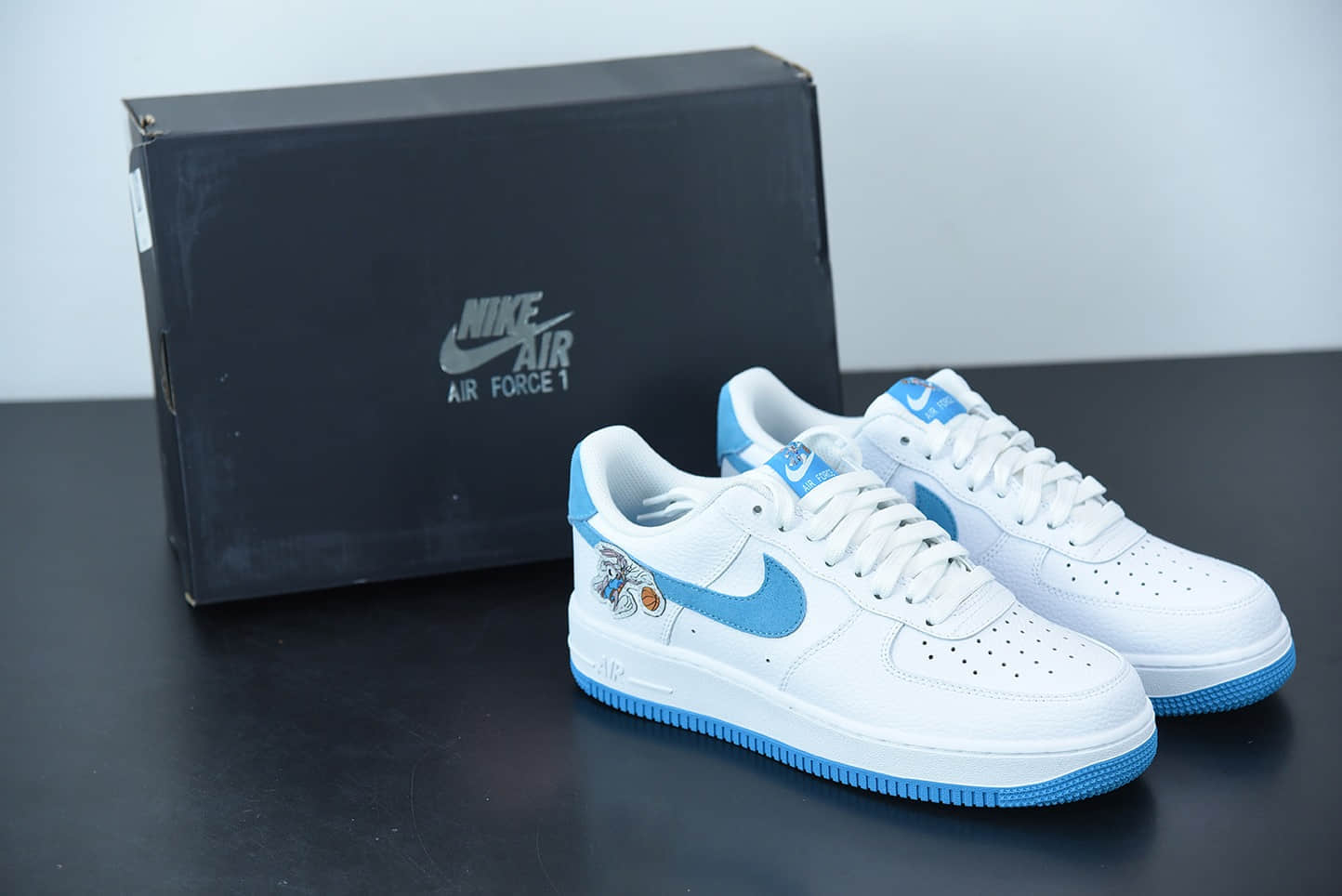 耐克The Space Jam x Nike Air Force 1 '07 LowHare白蓝兔八哥与劳拉兔空军一号经典低帮百搭休闲运动板鞋纯原版本 货号:DJ7998-100