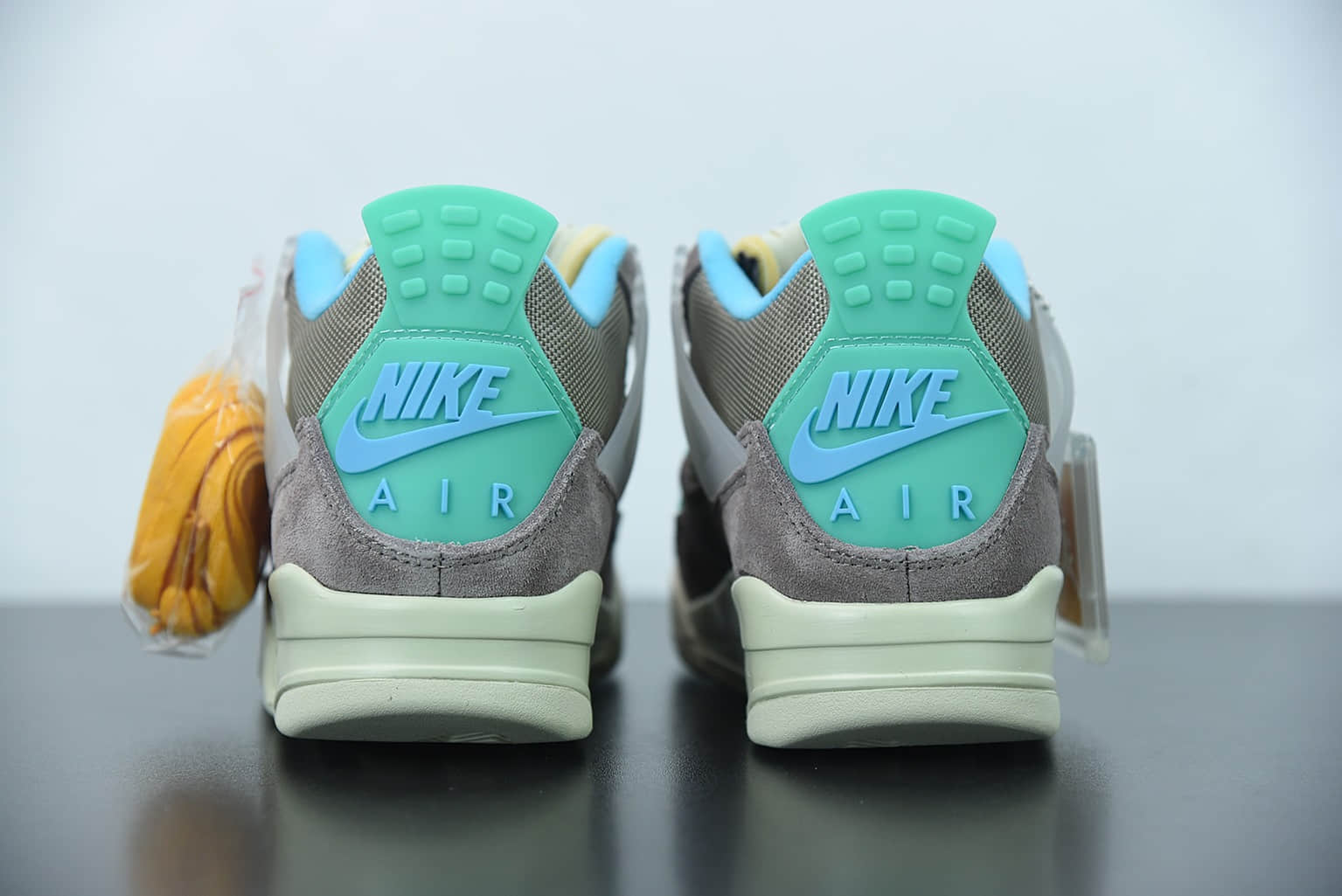 乔丹Jordan UNION x Air Jordan 4 Taupe Haze黑洛杉矶联盟灰褐低帮篮球鞋纯原版本 货号：DJ5718-242