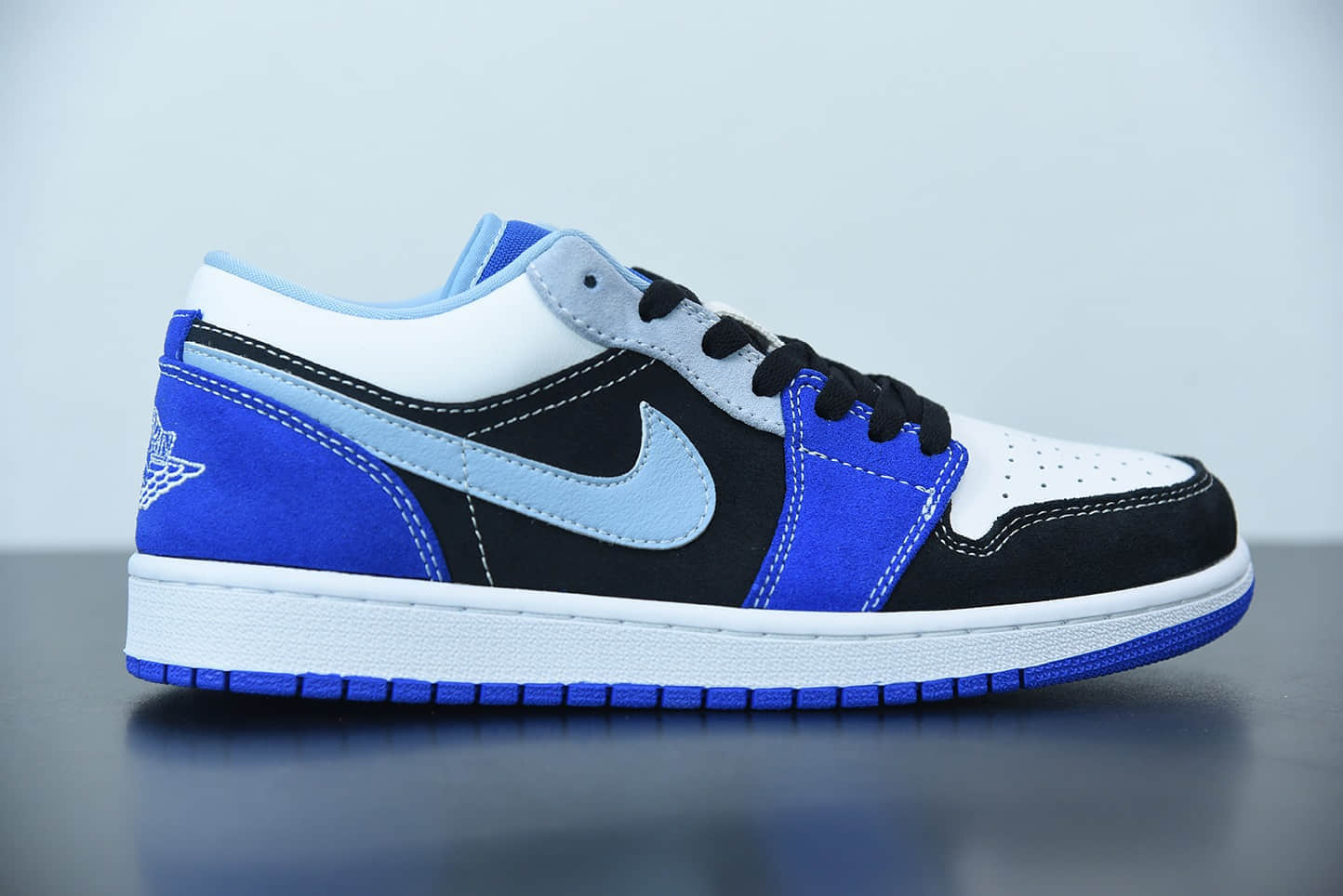 乔丹Air Jordan 1 Low 白蓝黑拼接低帮复古文化篮球鞋纯原版本 货号：DH0206-400