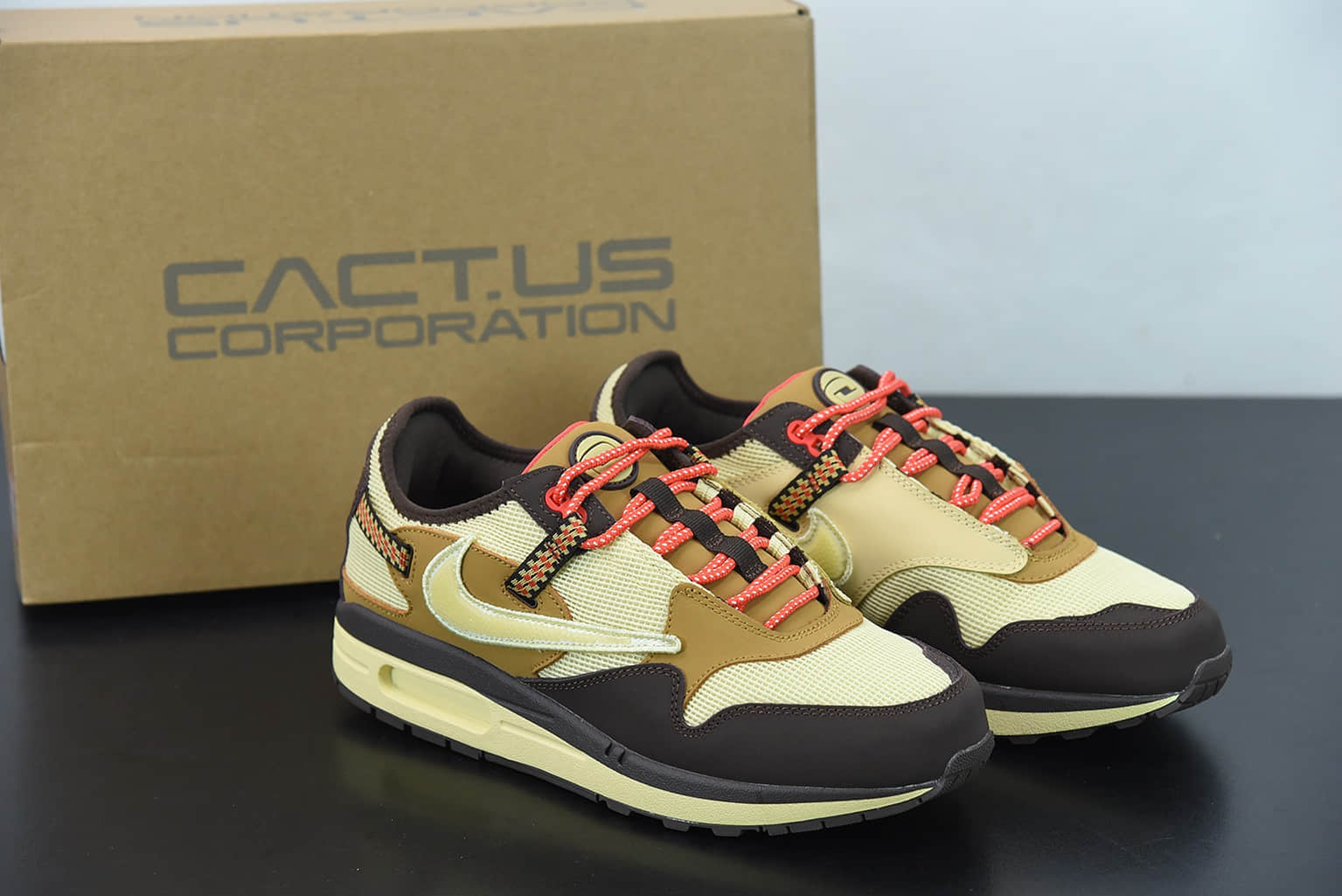 耐克 NikeTravis Scott x Nk Air Max 1Cactus Jack改版款低帮复古百搭“深棕麦黄米倒钩低帮复古百搭休闲运动慢跑鞋纯原版本 货号:DO9392-200