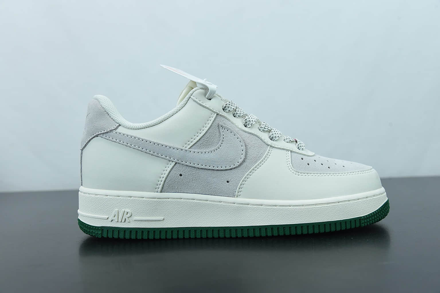 耐克 Nike Air Force 1 Low ’07 寿桃满天星空军一号低帮休闲板鞋纯原版本 货号:CW0063-125