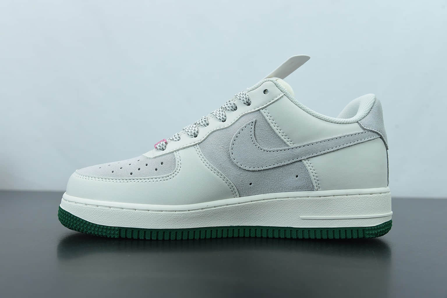耐克 Nike Air Force 1 Low ’07 寿桃满天星空军一号低帮休闲板鞋纯原版本 货号:CW0063-125