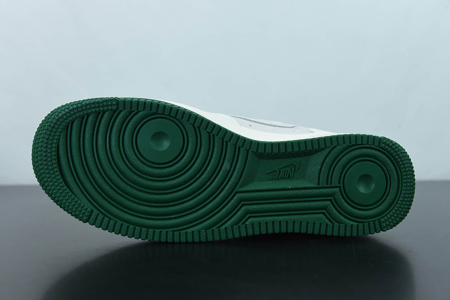 耐克 Nike Air Force 1 Low ’07 寿桃满天星空军一号低帮休闲板鞋纯原版本 货号:CW0063-125