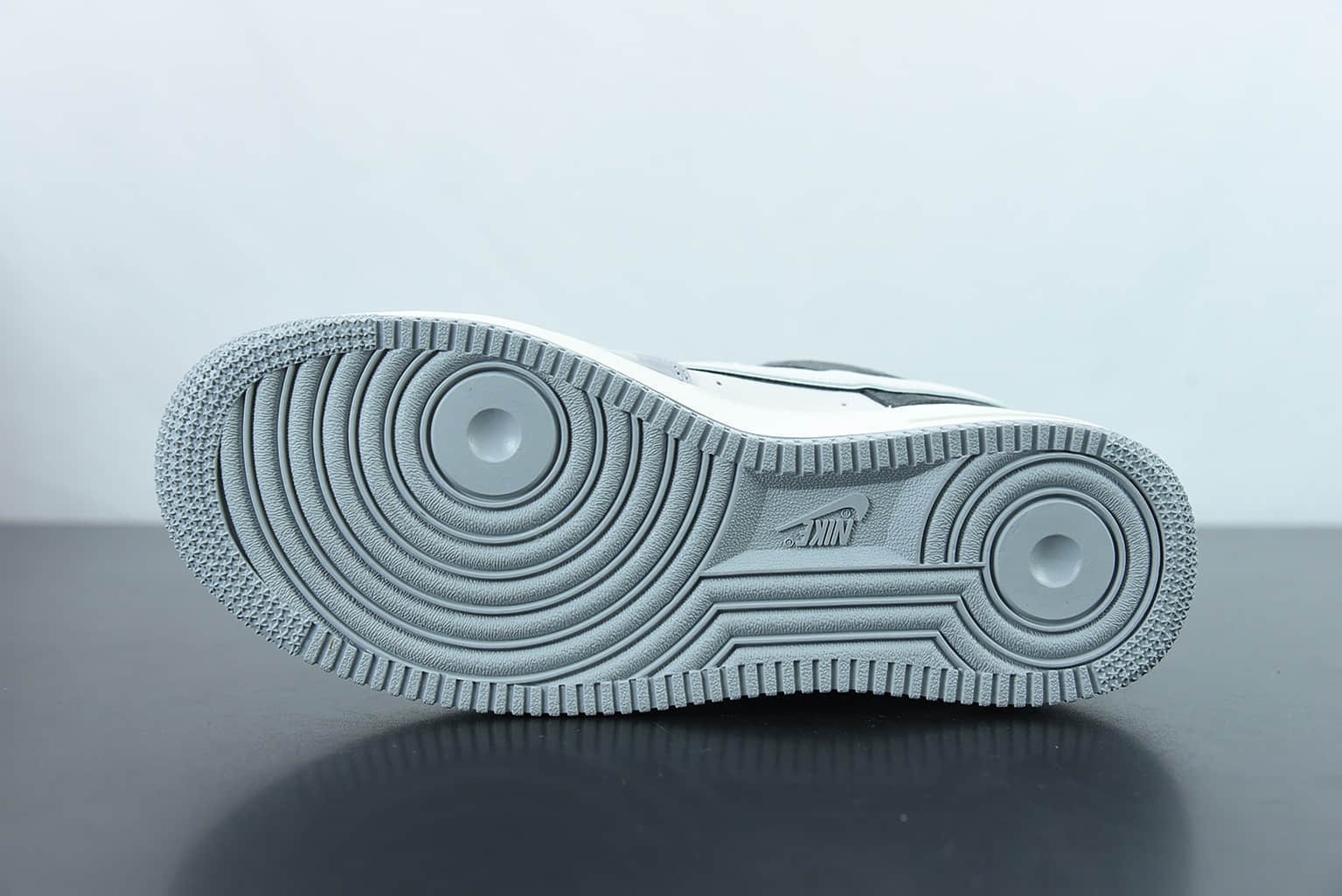 耐克 Nike Air Force 1 Low 白灰拼接麂皮配色空军一号低帮休闲板鞋纯原版本 货号:DW0831-896