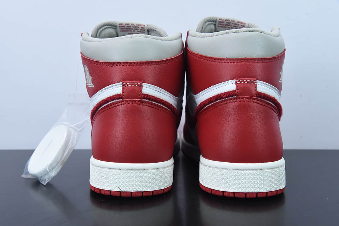 乔丹Air Jordan 1 High OG WMNS “Chenille” AJ1 乔丹1代白红灯芯绒高帮篮球鞋纯原版本 货号：DJ4891-061
