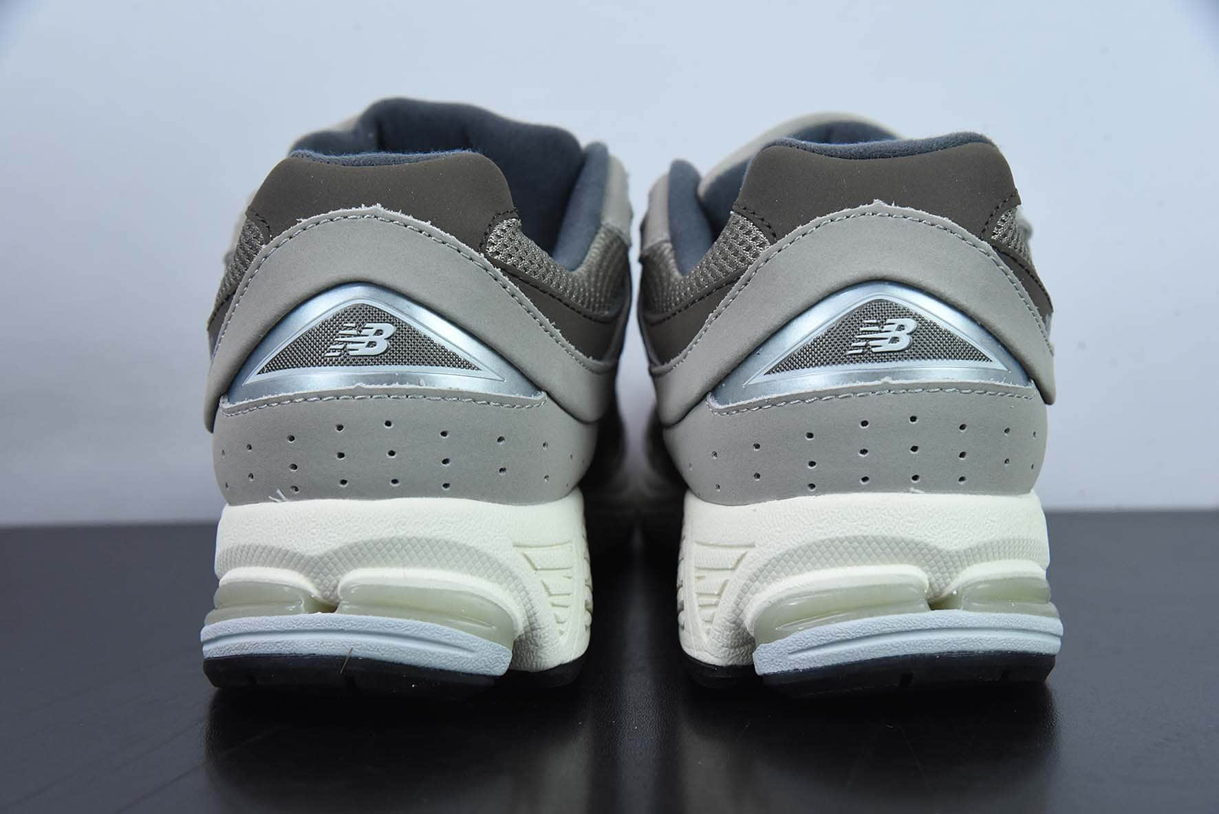 新百伦New Balance 2002R系列磨砂灰蓝复古休闲跑步鞋纯原版本 货号：M2002RAW