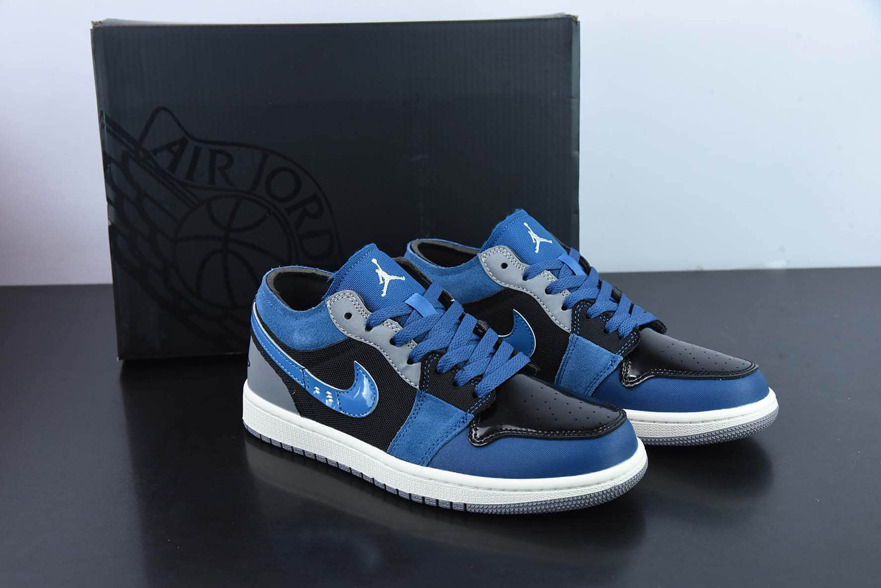 乔丹Air Jordan 1 Low AJ1漆皮黑蓝低帮篮球鞋纯原版本 货号：DR8867-400