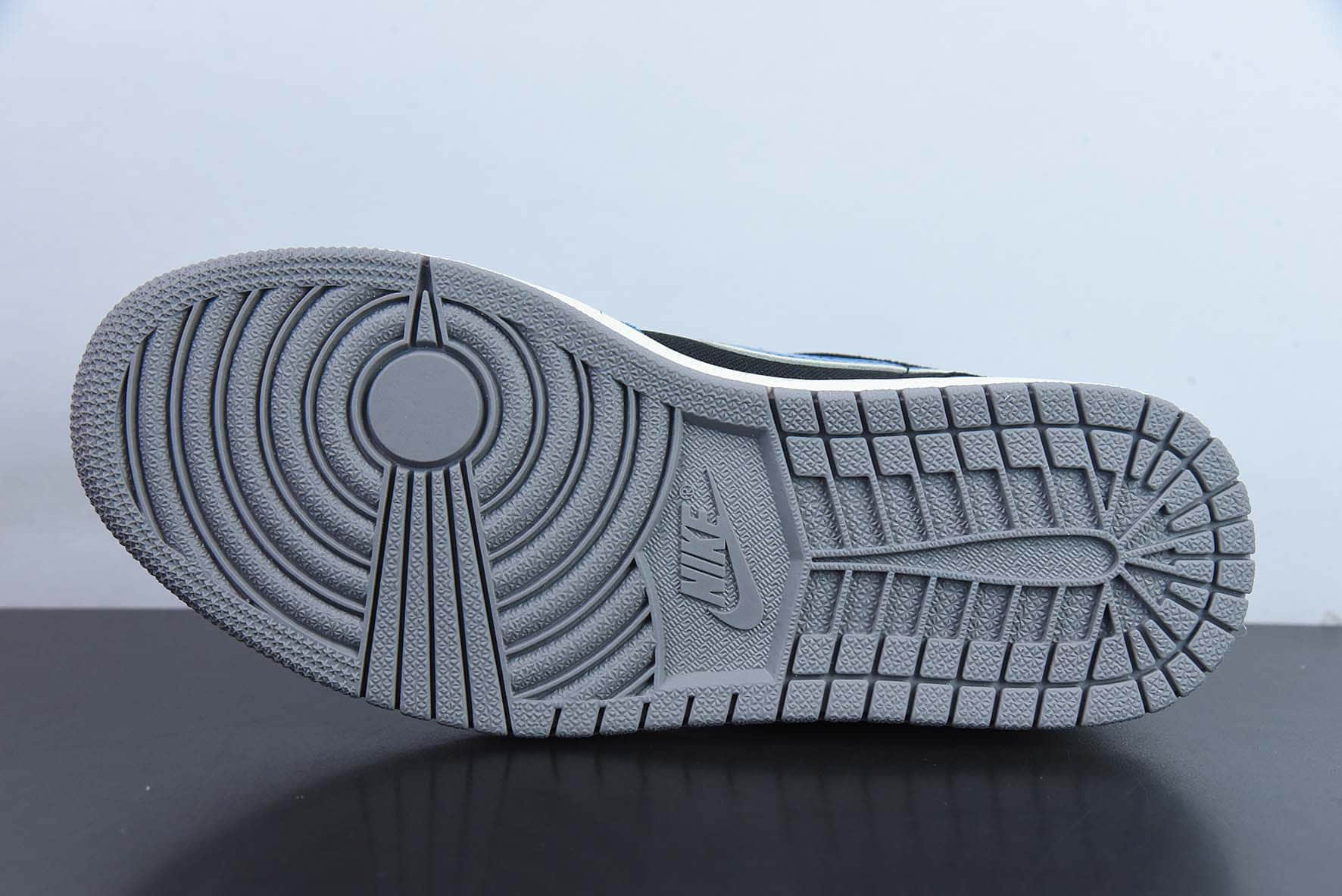 乔丹Air Jordan 1 Low AJ1漆皮黑蓝低帮篮球鞋纯原版本 货号：DR8867-400