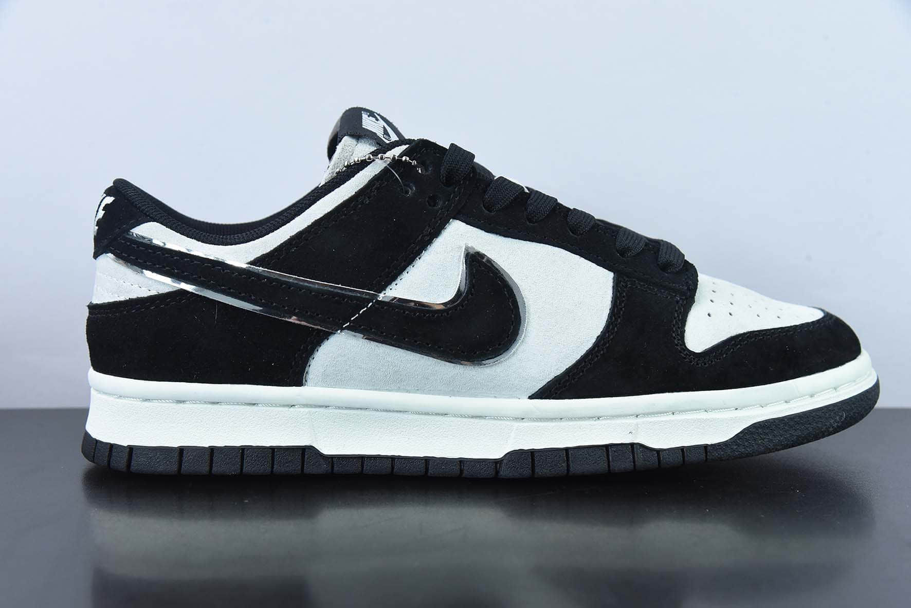 耐克Nike SB Dunk LowWhiteBlackPanda大友克洋联名麂皮黑白熊猫扣篮系列低帮休闲运动滑板板鞋纯原版本 货号:LF0039-988