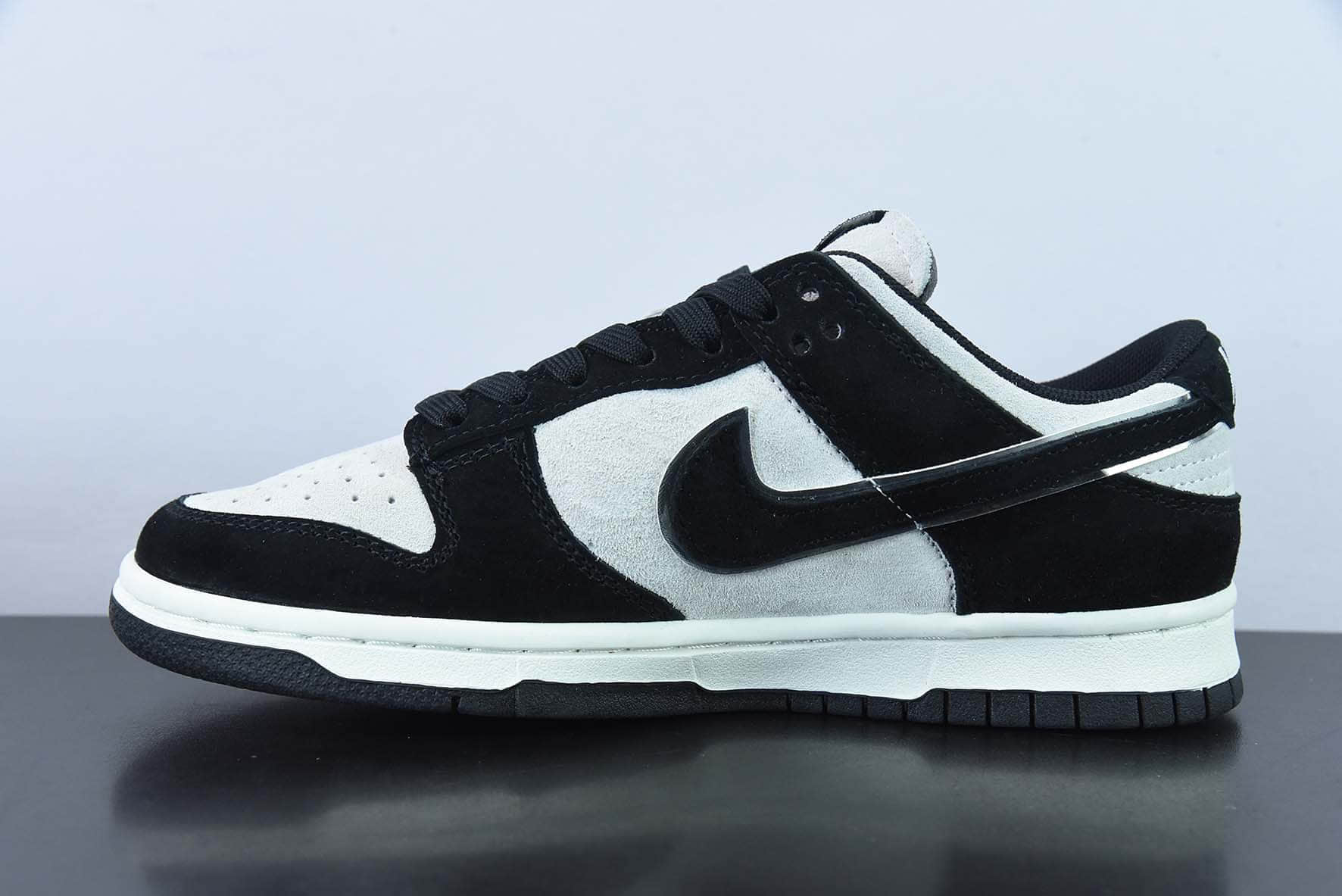 耐克Nike SB Dunk LowWhiteBlackPanda大友克洋联名麂皮黑白熊猫扣篮系列低帮休闲运动滑板板鞋纯原版本 货号:LF0039-988