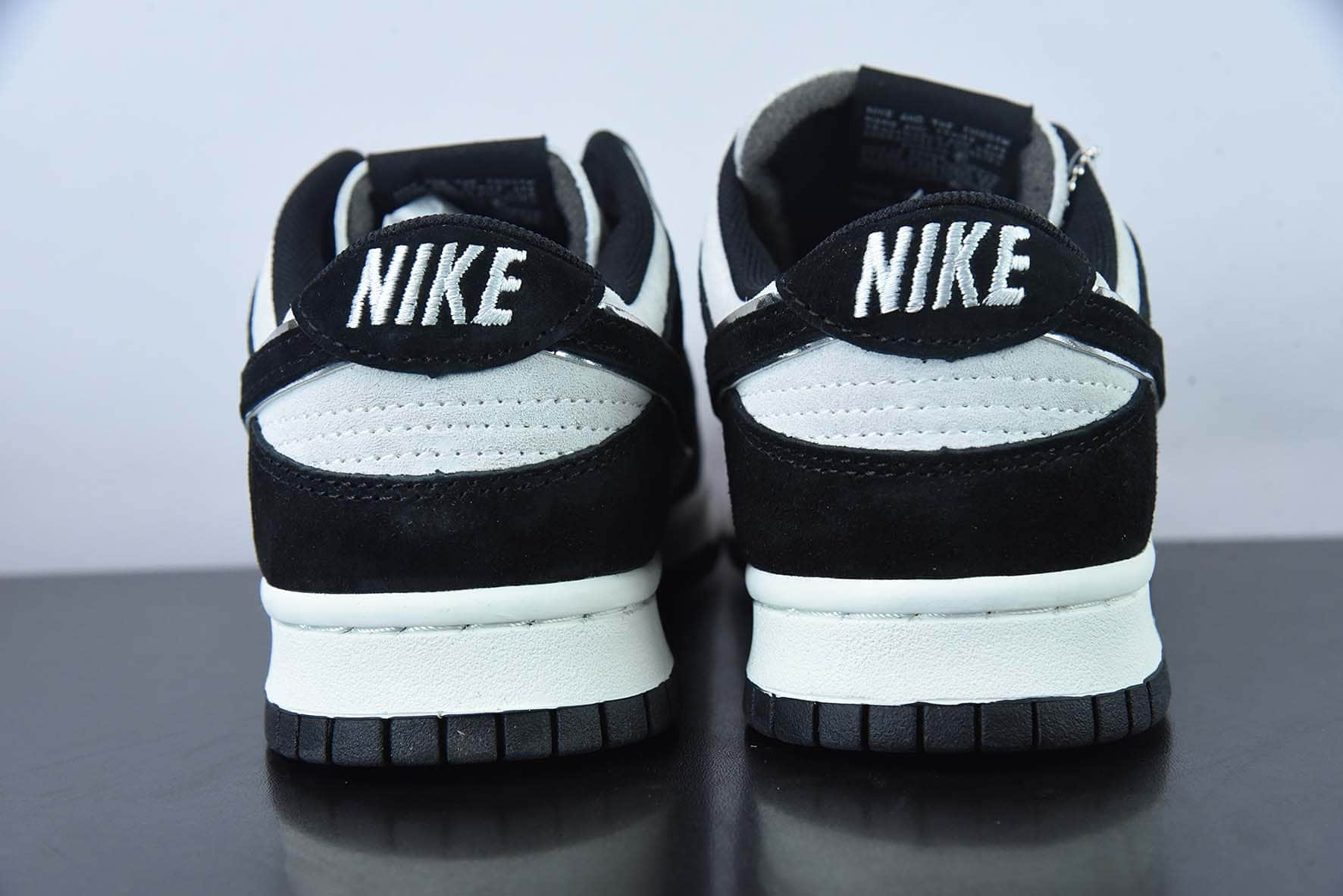 耐克Nike SB Dunk LowWhiteBlackPanda大友克洋联名麂皮黑白熊猫扣篮系列低帮休闲运动滑板板鞋纯原版本 货号:LF0039-988
