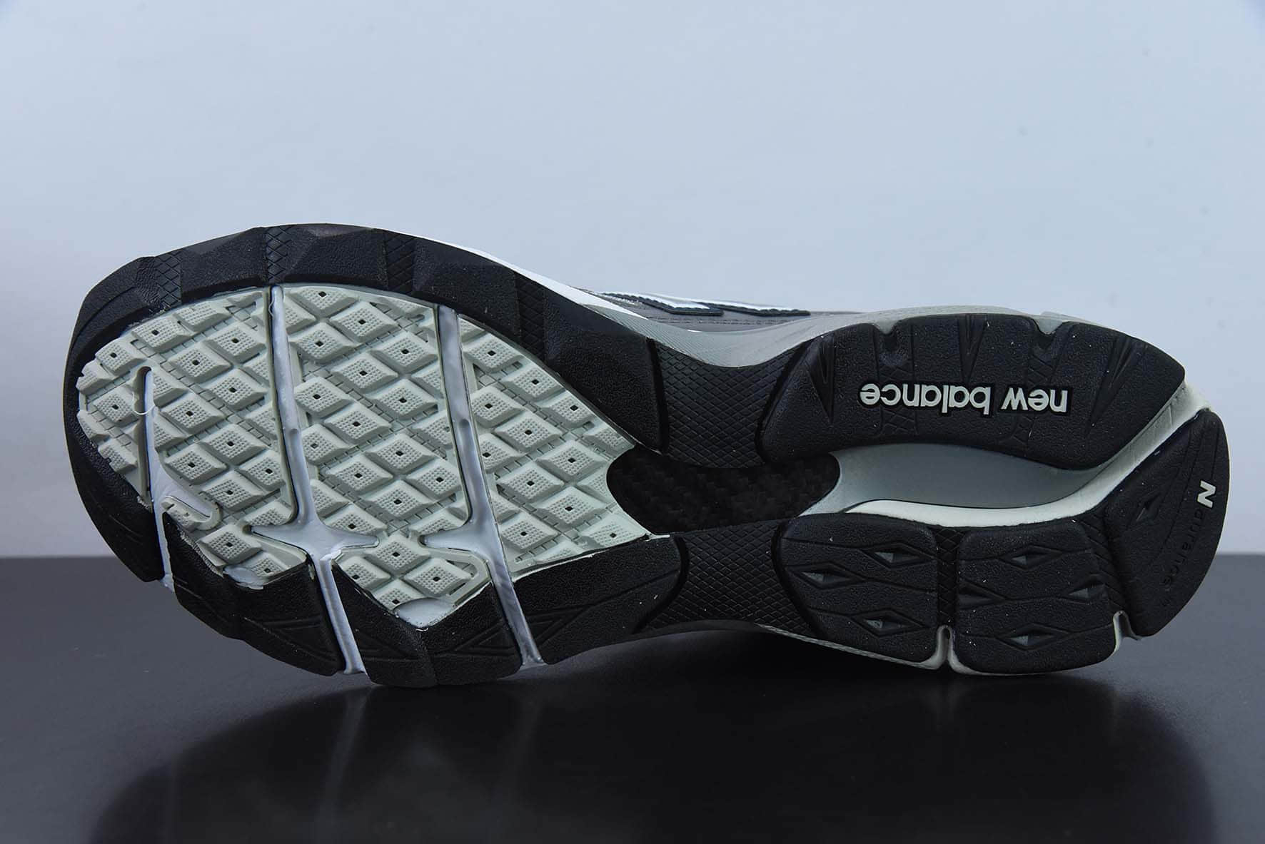 新百伦New Balance NB990系列灰紫高端美产复古休闲跑步鞋纯原版本 货号: M990GJ3