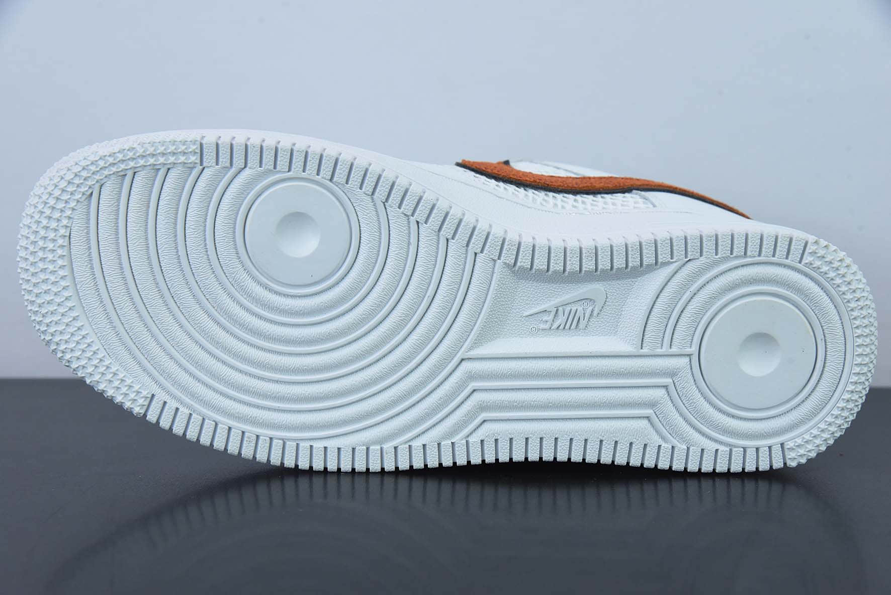 耐克Nike Air Force 1’07 LowWhiteRedSpace Silver皮革白橘网布空军一号经典低帮板鞋纯原版本 货号:DZ5228-100