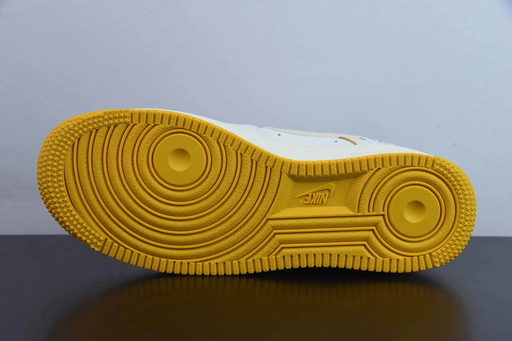 耐克Nike Air Force 1 AF1 米黄刺绣空军一号低帮休闲板鞋纯原版本 货号：FB1839-222