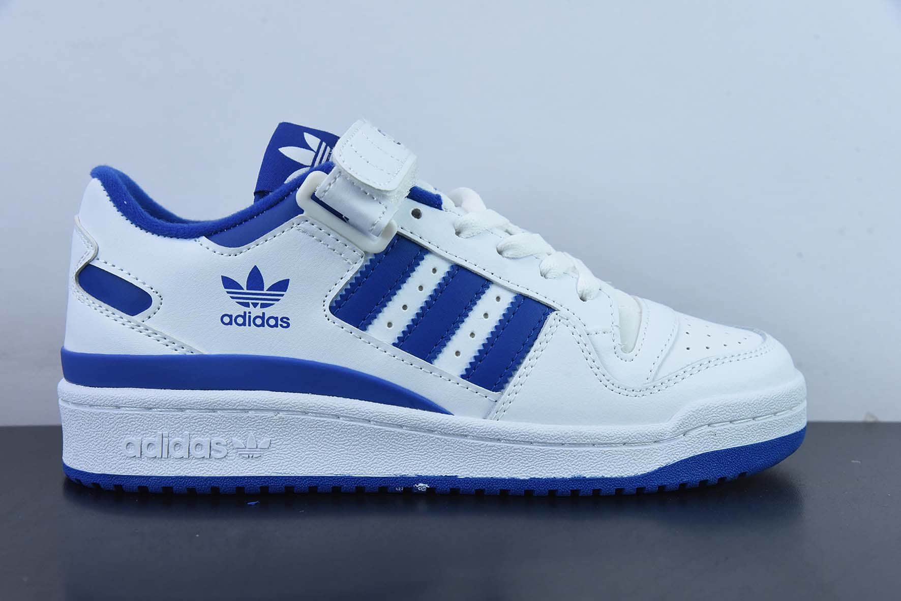 阿迪达斯Adidas Originals Forum 84 Low 罗马系列白蓝魔术贴低帮复古系带百搭休闲运动板鞋纯原版本 货号：FY7974