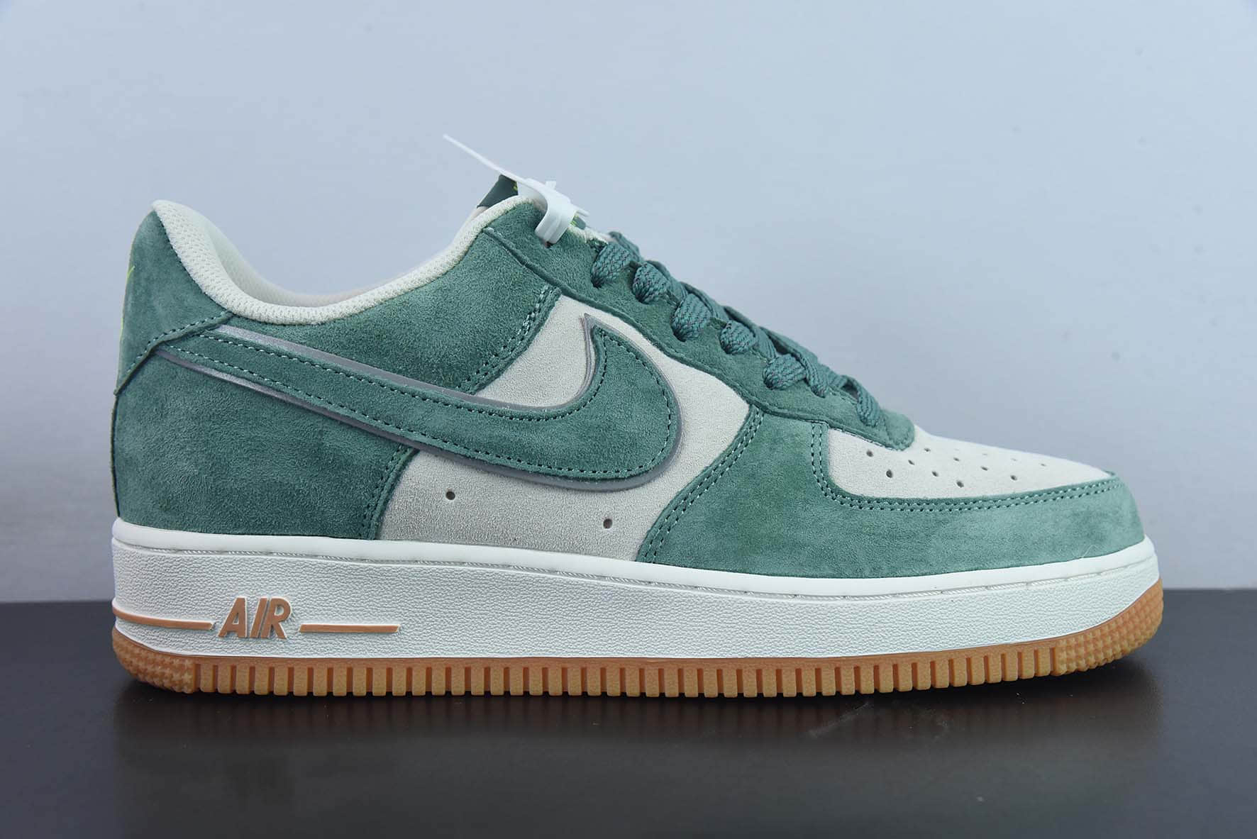 耐克Nike AKIRA×Nike Air Force 1 Low ’07 大友克洋联名灰绿麂皮满天星配色空军一号低帮休闲板鞋纯原版本 货号：CV0820-405