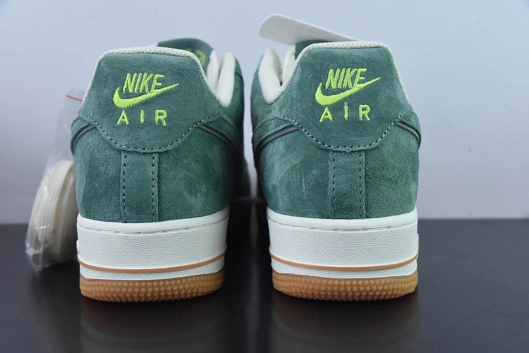 耐克Nike AKIRA×Nike Air Force 1 Low ’07 大友克洋联名灰绿麂皮满天星配色空军一号低帮休闲板鞋纯原版本 货号：CV0820-405