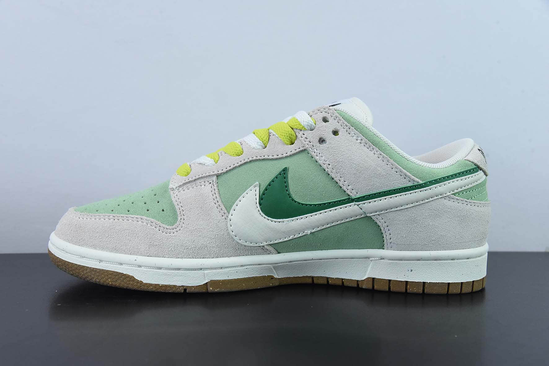 耐克Nike Dunk Low SE 85灰绿双钩SB低帮休闲滑板鞋纯原版本 货号：DO9457-100
