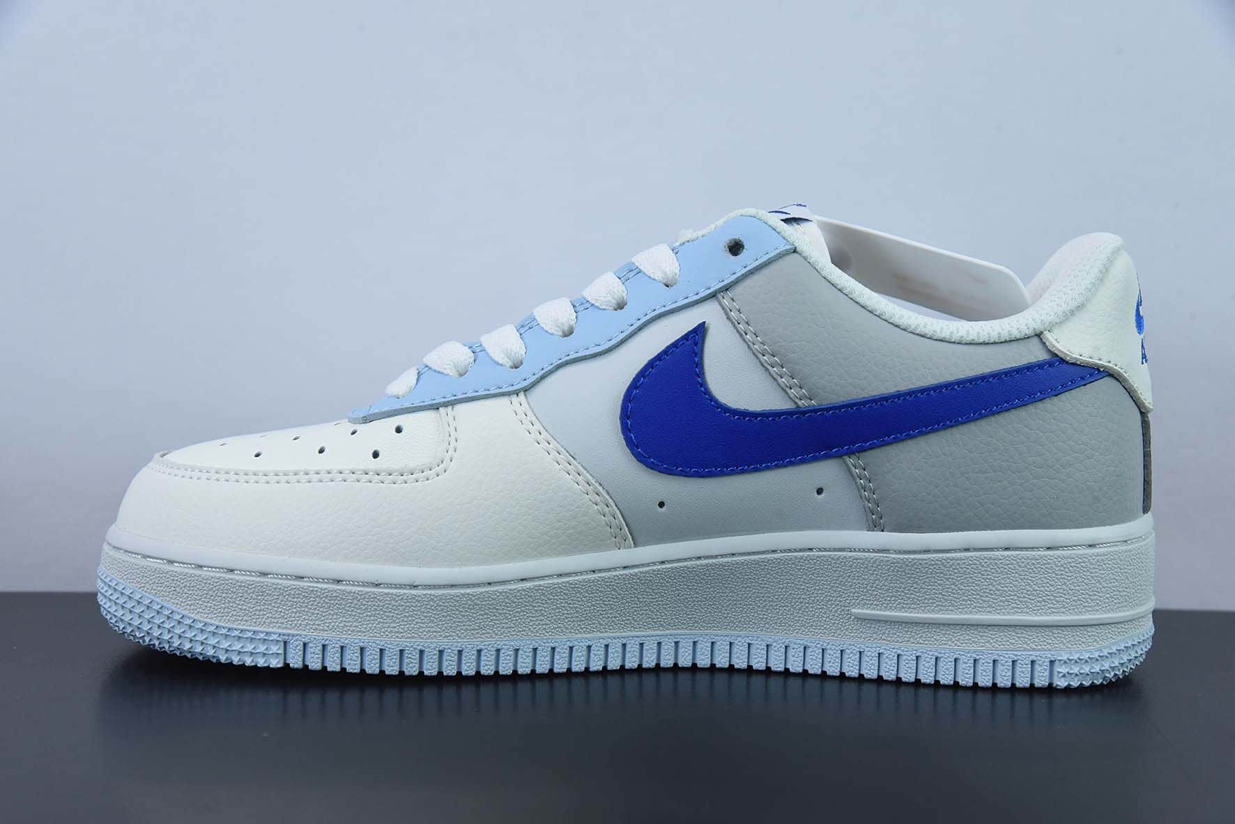 耐克Nike Air Force 1'07 Lowlvory Hyper Royal皮革米白蓝空军一号低帮休闲板鞋纯原版本 货号：FB1844-222