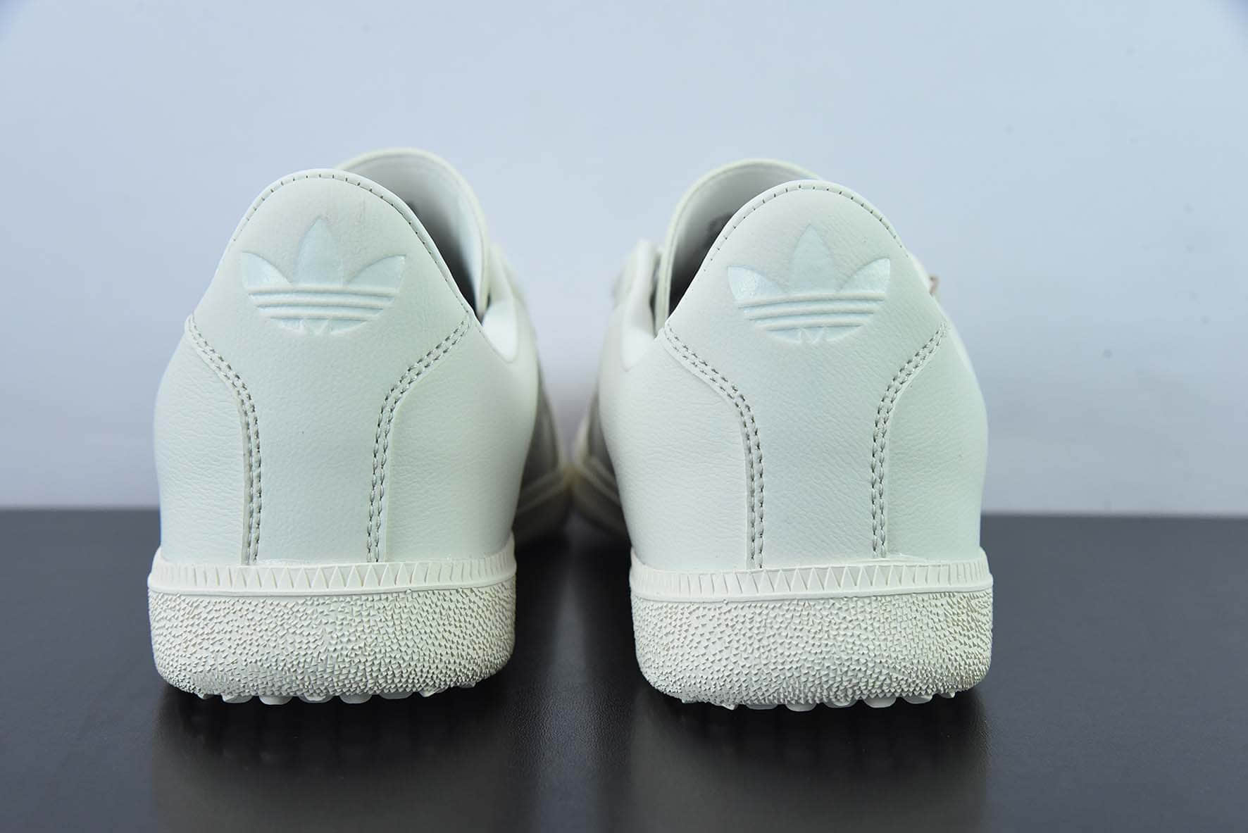 阿迪达斯Adidas Originals BW Army 德训系列皮革米白绅士军用训练风百搭休闲运动板鞋纯原版本 货号：HP5516