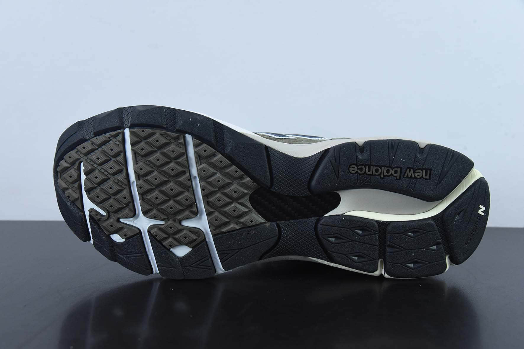 新百伦New Balance Made in USA M990V3 三代系列橄榄绿棕海军蓝低帮美产血统经典复古休闲运动百搭老爹跑步鞋纯原版本 货号:M990TO3