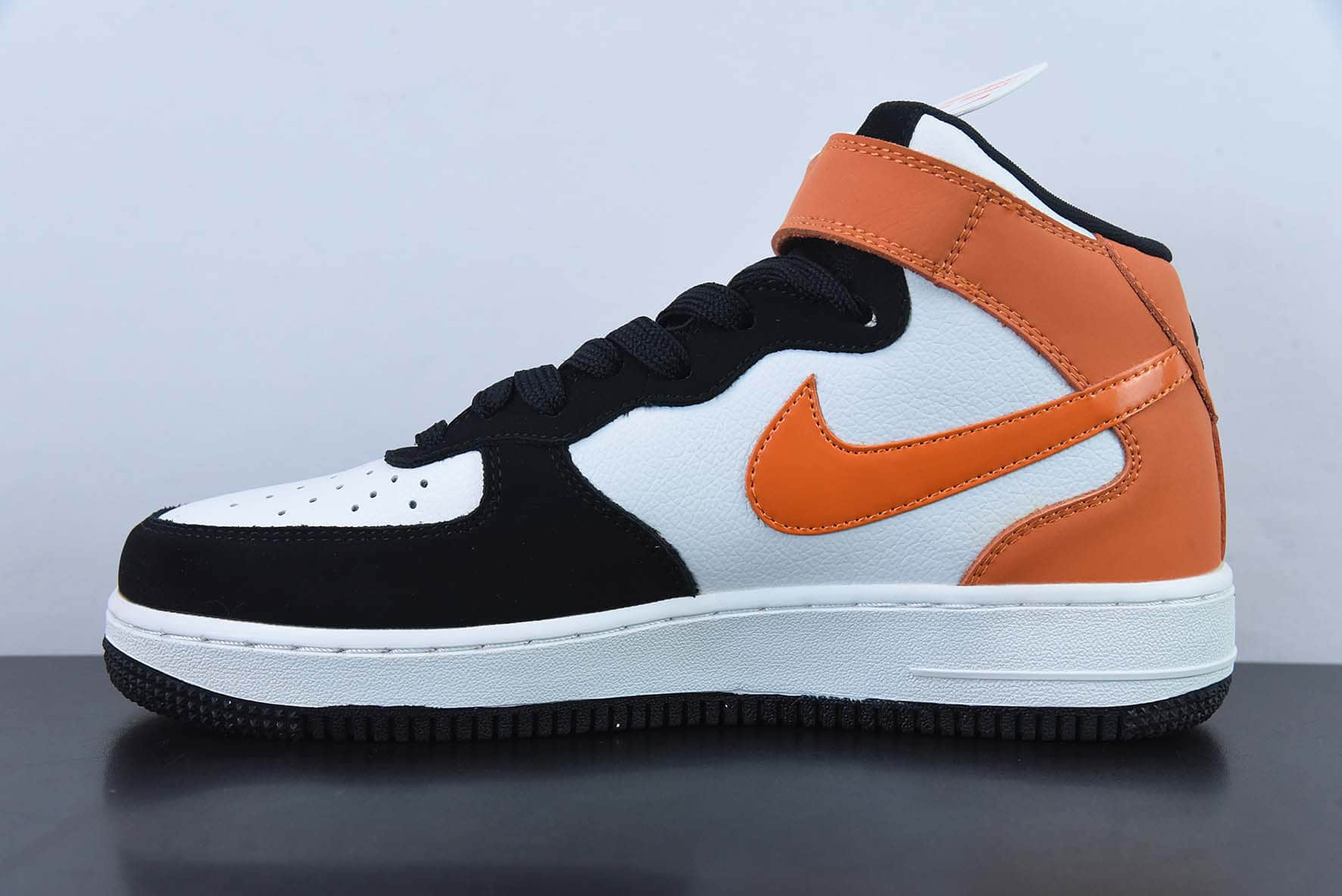 耐克Nike Air Force 1 Mid '07 黑橙配色中帮空军一号休闲板鞋纯原版本 货号：UT1192-006