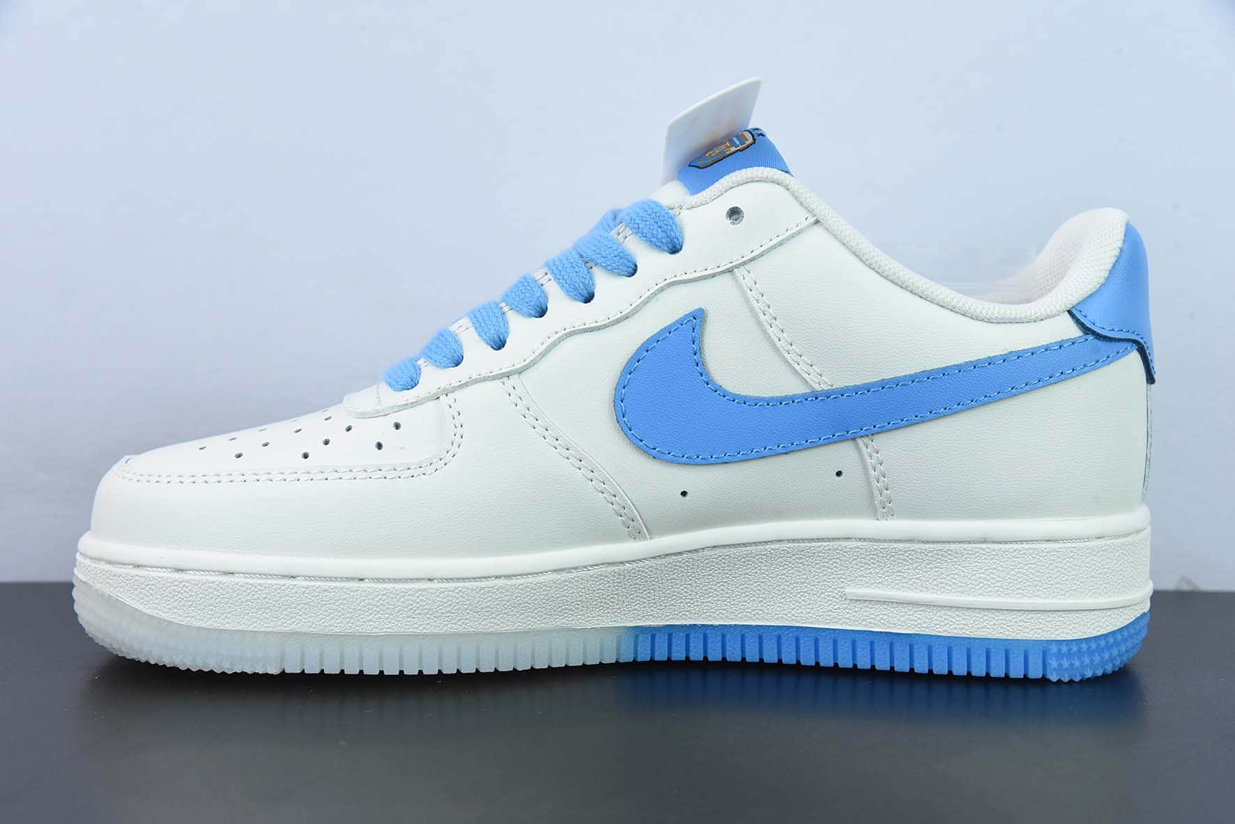 耐克NIke Air Force 1 '07 Low世界杯联名阿根廷—球王梅西空军一号低帮运动休闲板鞋纯原版本 货号：DR9868-800