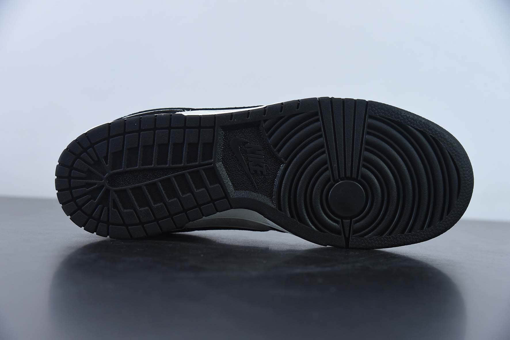 耐克Nike Otomo Katsuhiro x NK Dunk Low大友克洋联名款黑白熊猫低帮运动休闲板鞋纯原版本 货号： ST1391-100 