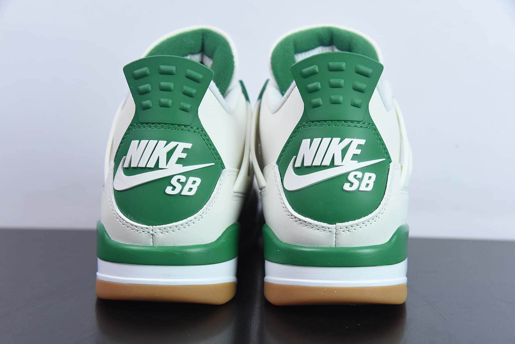 乔丹Air Jordan Nike SB x Air Jordan 4 AJ4 Pine Green白绿绿松石SB联名男子文化篮球鞋纯原版本 货号:DR5415-103