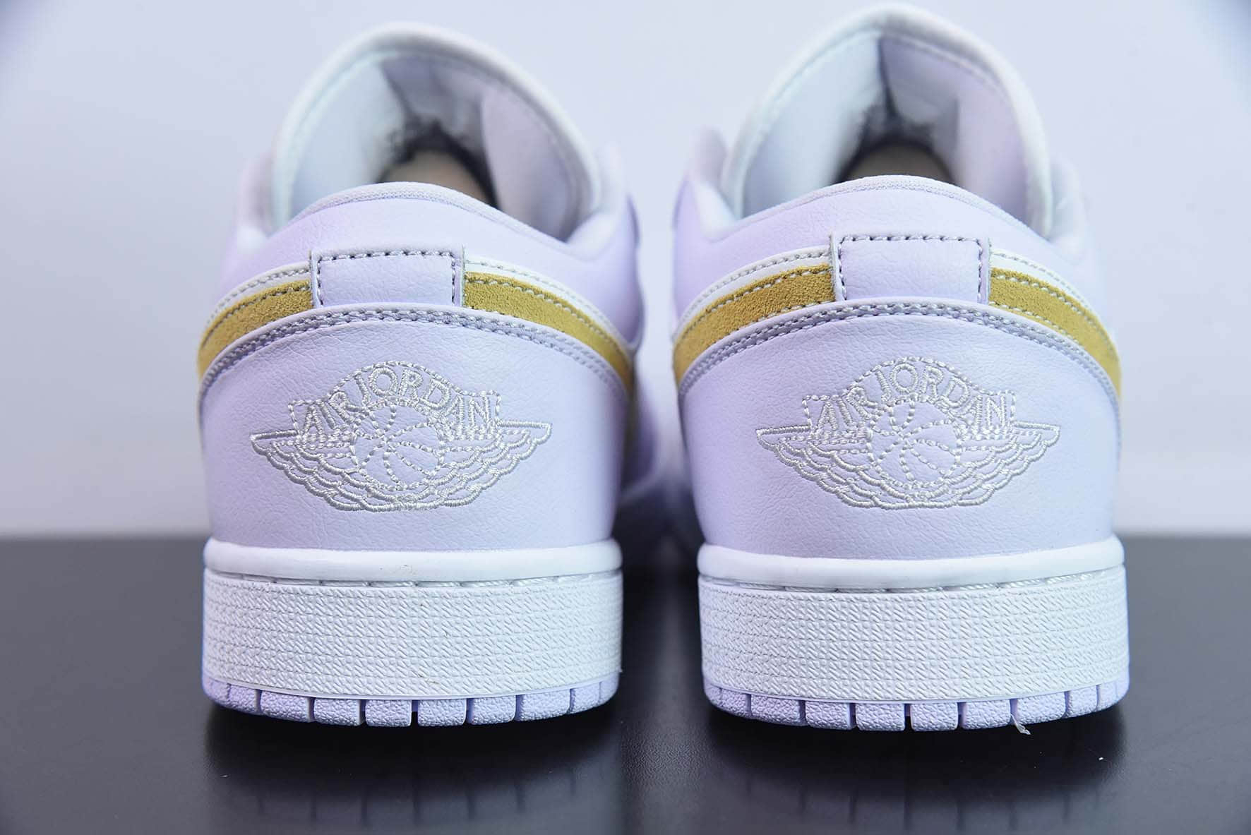 乔丹Air Jordan AJ1 Low白紫芋泥低帮篮球鞋纯原版本 货号：DC0774-501 