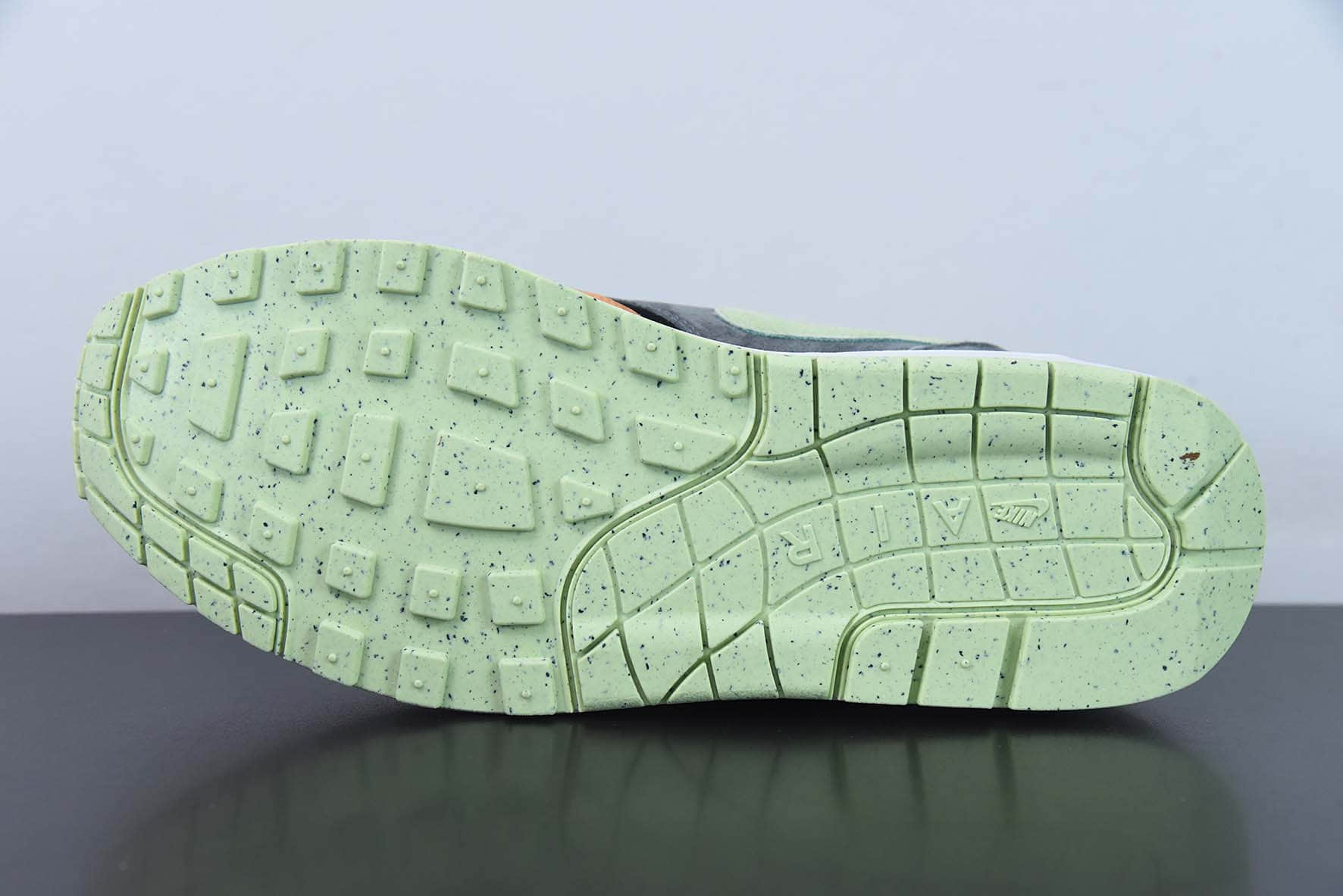 耐克Nike Air Max 1 Ugly Duckling Honey Dew 丑小鸭黑棕色气垫低帮跑步鞋纯原版本 货号:DZ0482-001