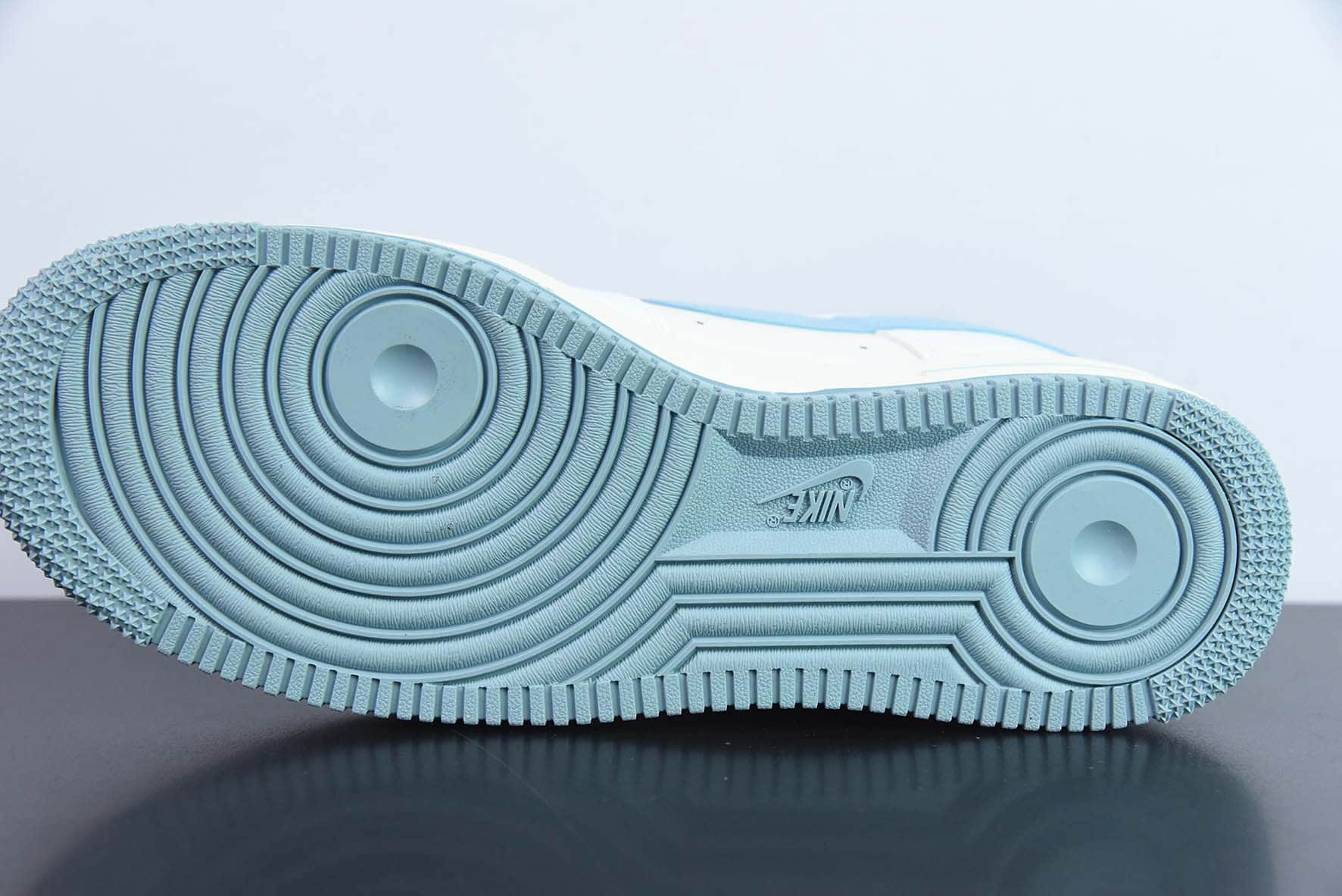 耐克Nike Air Force 1’07 LowBeige WhiteLight Blue皮革拼接白米浅蓝空军一号经典低帮百搭休闲运动板鞋纯原版本 货号：YY3188-101