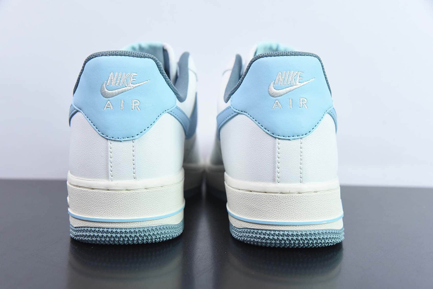 耐克Nike Air Force 1’07 LowBeige WhiteLight Blue皮革拼接白米浅蓝空军一号经典低帮百搭休闲运动板鞋纯原版本 货号：YY3188-101