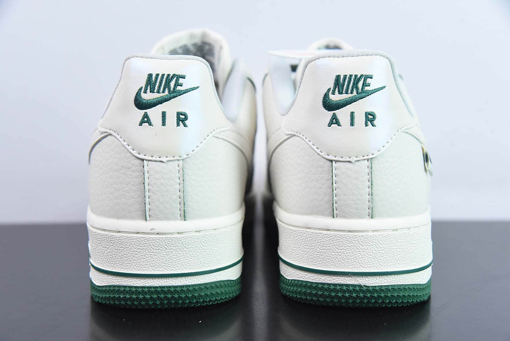 耐克Nike Air Force 1 '07 Low 米绿珠光马克笔空军一号低帮休闲板鞋纯原版本 货号：DD9915-600 