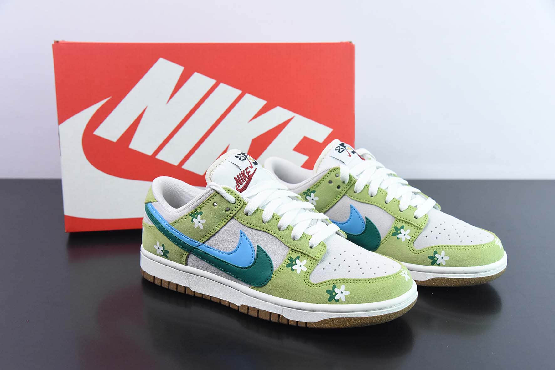 耐克Nike SB Dunk Low SE85 花朵苹果绿浅灰深绿蓝双钩扣篮系列低帮休闲运动滑板板鞋纯原版本 货号：DO9457-125
