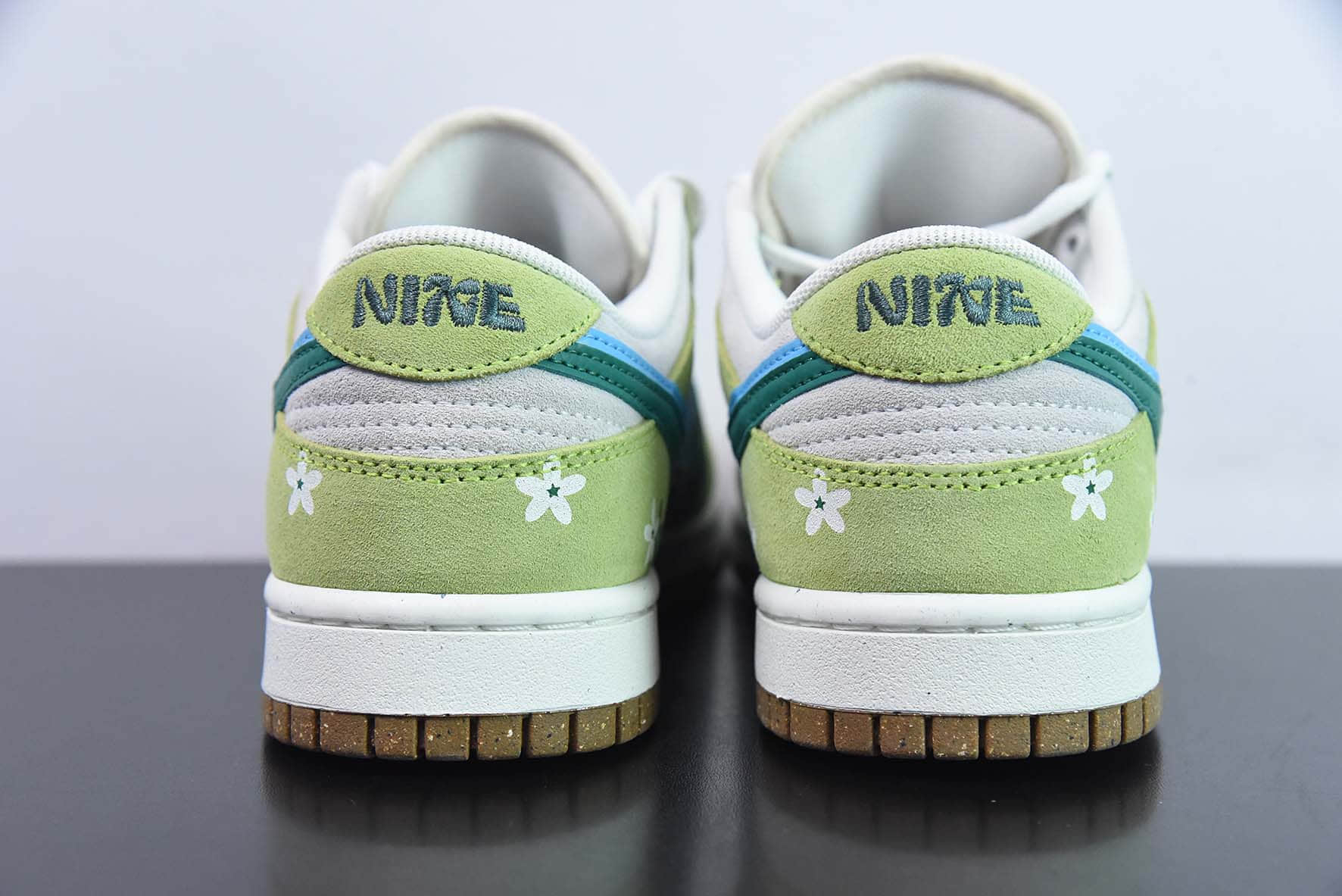 耐克Nike SB Dunk Low SE85 花朵苹果绿浅灰深绿蓝双钩扣篮系列低帮休闲运动滑板板鞋纯原版本 货号：DO9457-125