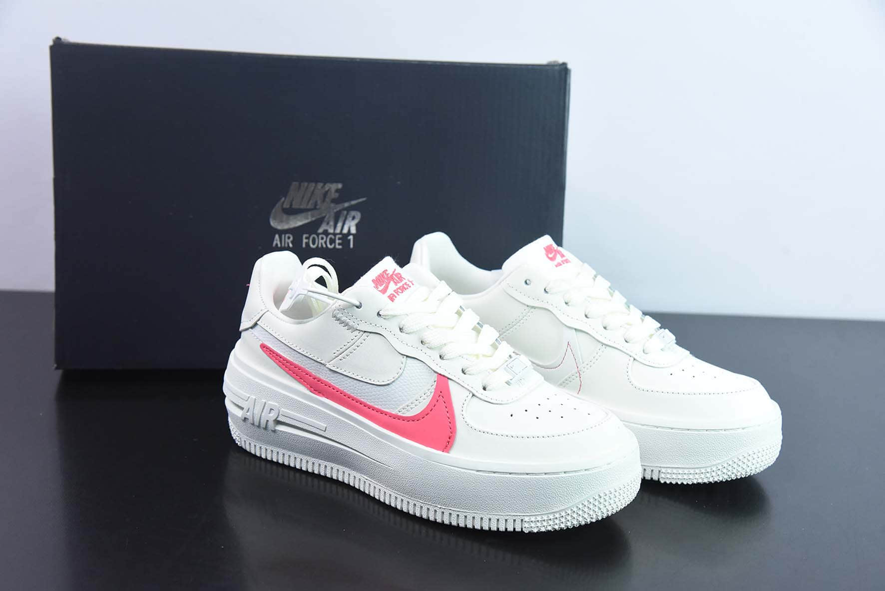 耐克Nike Air Force 1 PLT.AF.ORM Triple White 白粉红空军一号低帮休闲板鞋纯原版本 货号:DJ9946-105