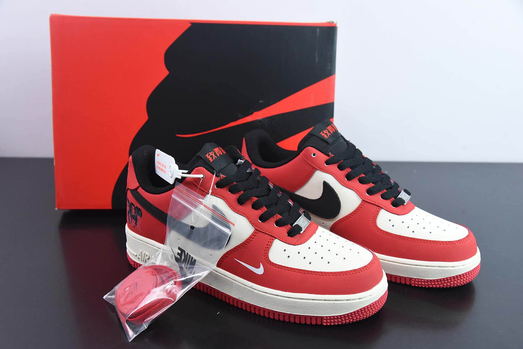 耐克Nike Air Force 1 '07 Low 灌篮高手联名黑白红小勾空军一号休闲板鞋纯原版本 货号:BS9055-718