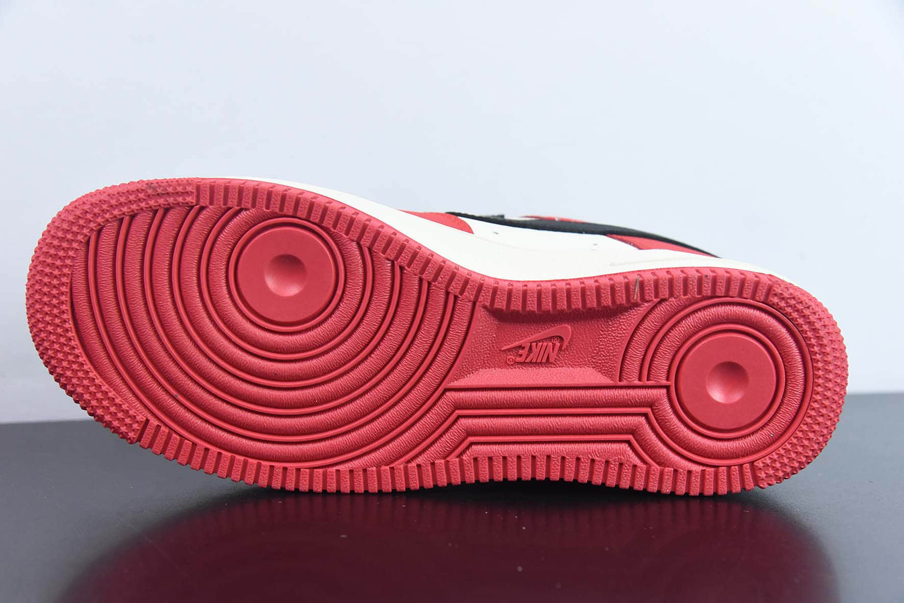 耐克Nike Air Force 1 '07 Low 灌篮高手联名黑白红小勾空军一号休闲板鞋纯原版本 货号:BS9055-718